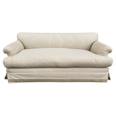 Elegantes Sofa mit festem Rücken und losem Downs-Sitz