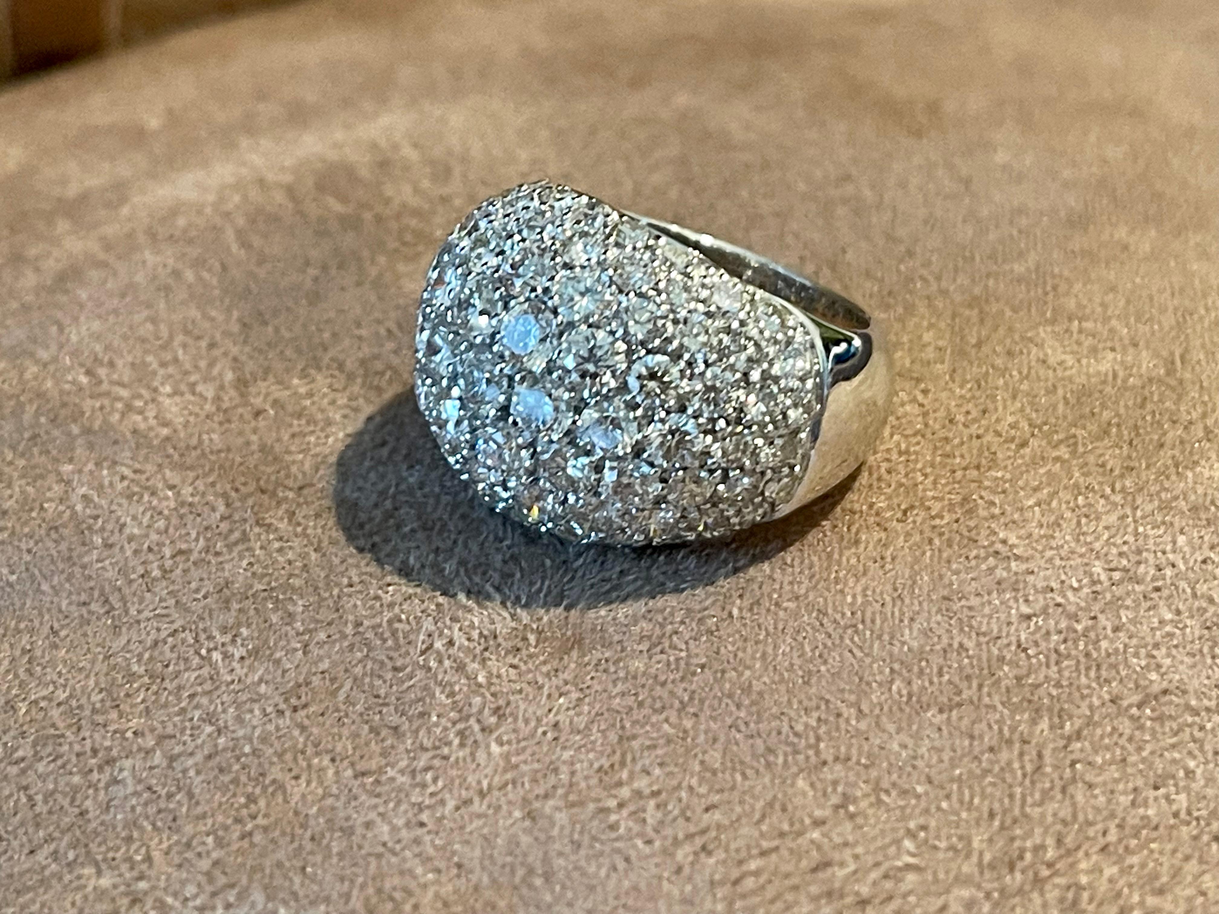 Elegant Timeless Dome Shaped 18 white Gold Diamond Pavé Ring For Sale 2