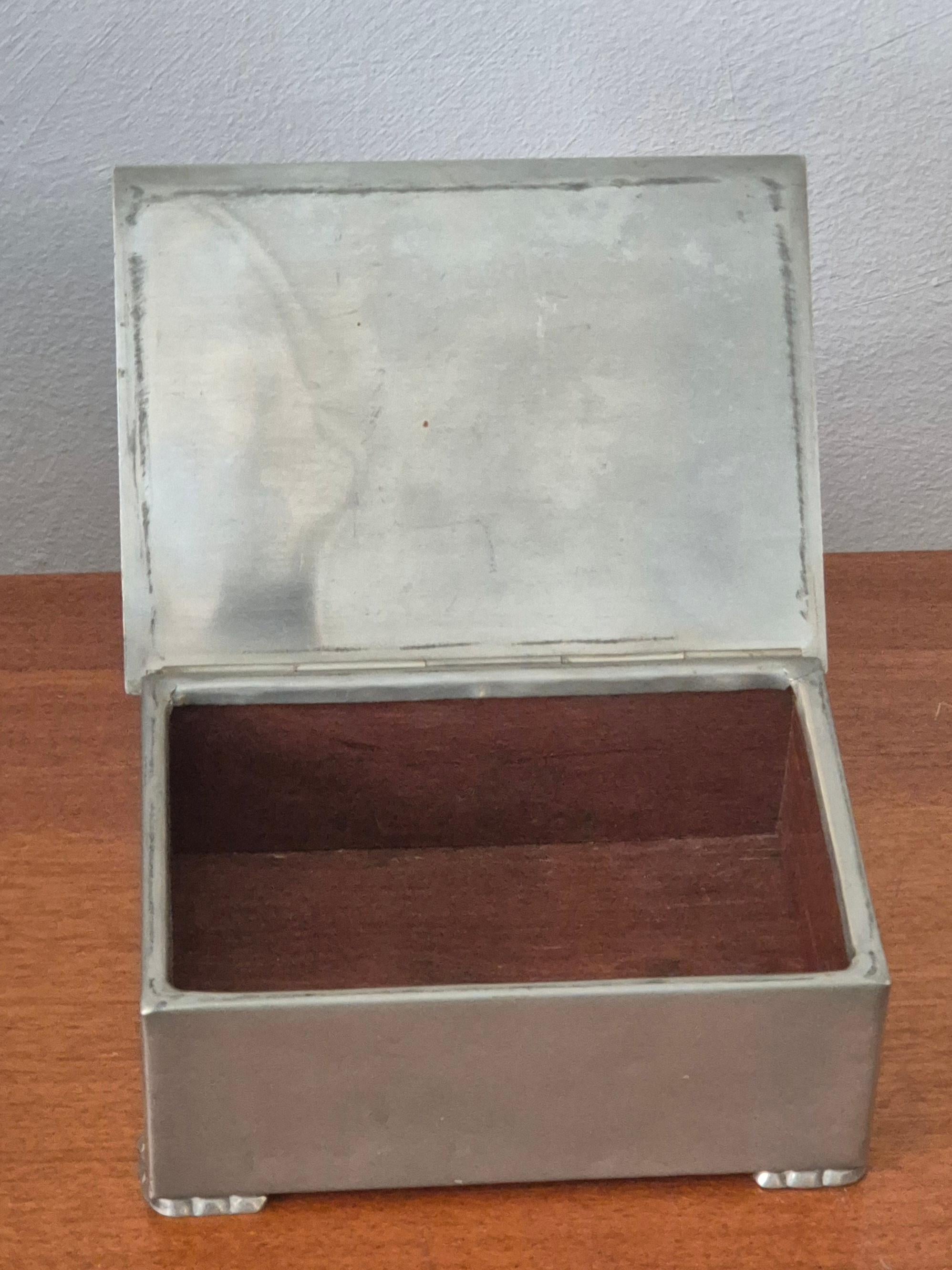 Elegante, zeitlose Swedish Grace Zinndose, 1933. (Mitte des 20. Jahrhunderts) im Angebot