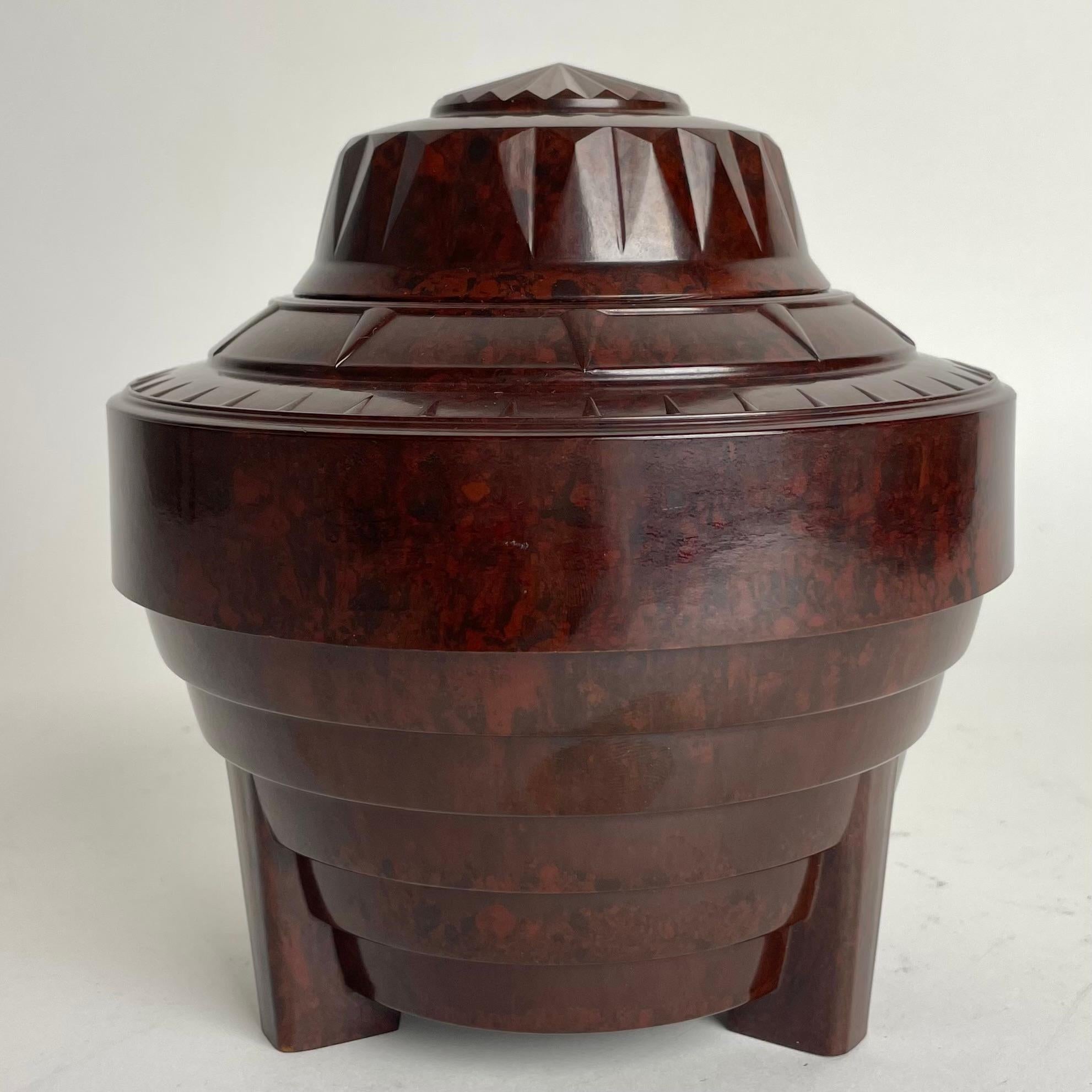 European Elegant Tobacco Box in Bakelite. Period Art Deco, 1920s For Sale