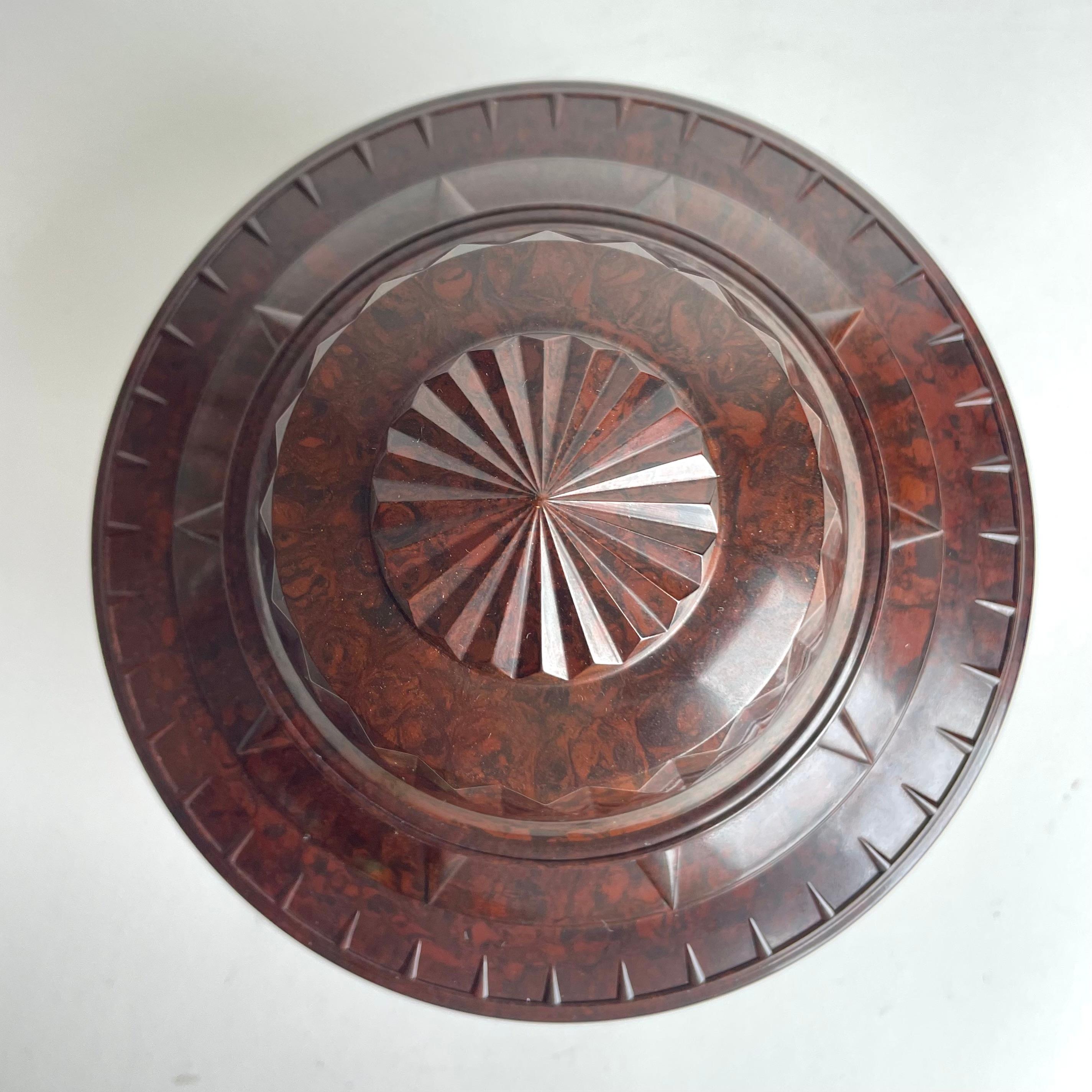 Elegant Tobacco Box in Bakelite. Period Art Deco, 1920s For Sale 2