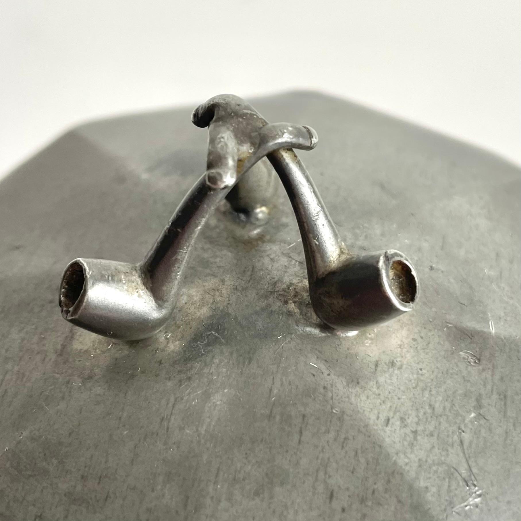 Early 20th Century Elegant tobacco jar in pewter in Swedish Grace from the late 1920s For Sale