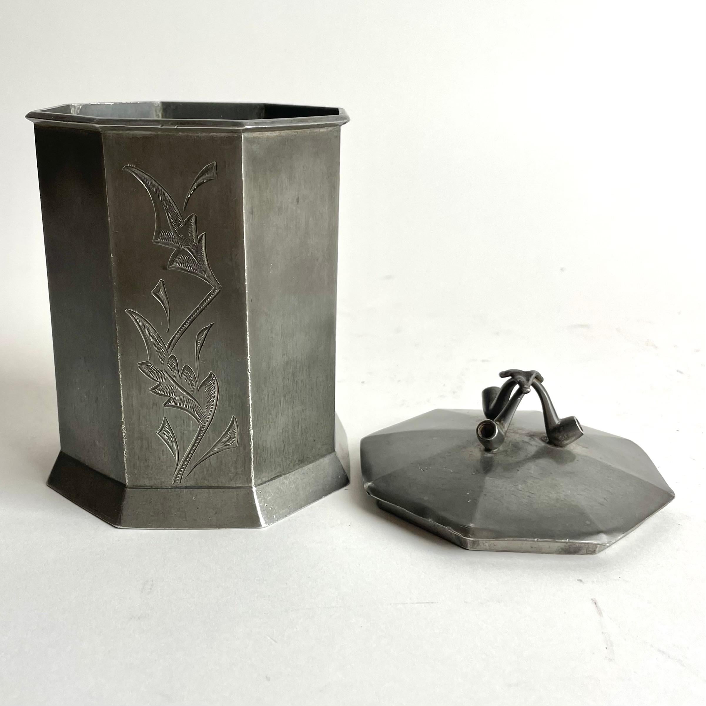 Elegant tobacco jar in pewter in Swedish Grace from the late 1920s For Sale 1