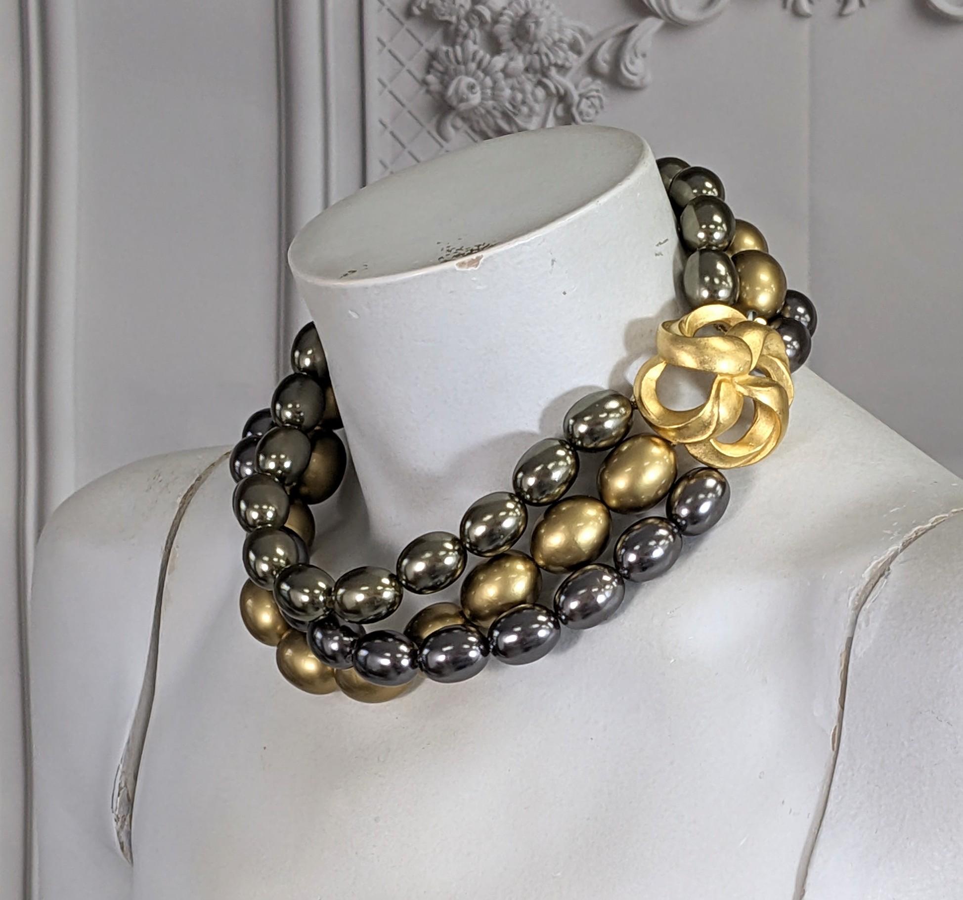 Elegant Tonal Faux Pearl Collar For Sale 2
