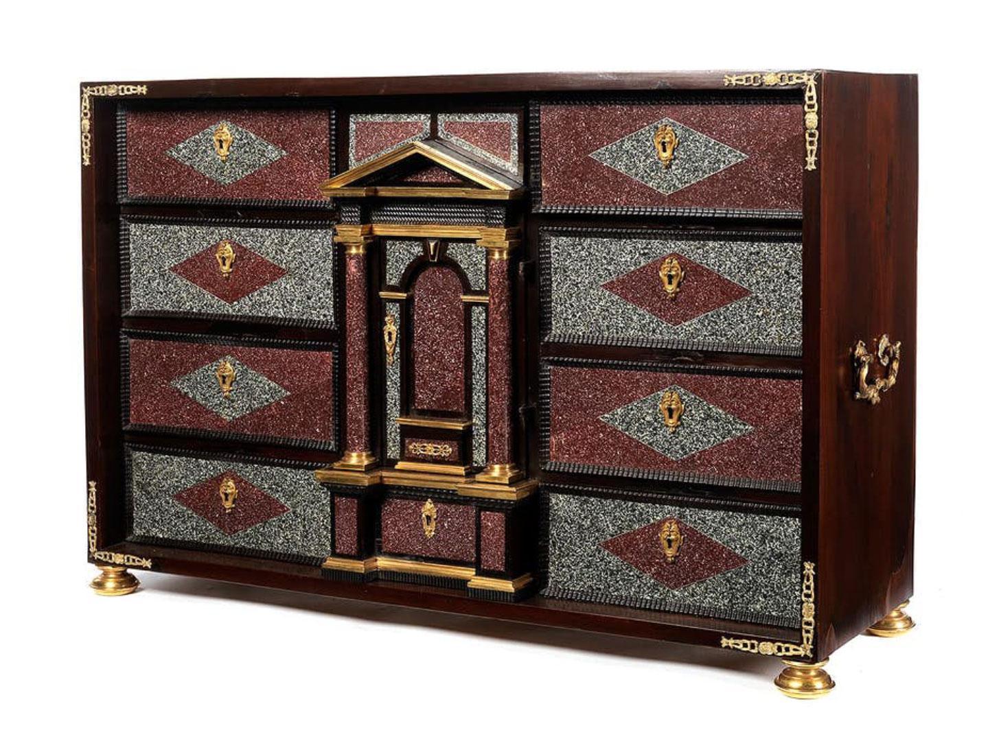 Elegant Travel Cabinet in Porphyry In Good Condition For Sale In Rome, IT