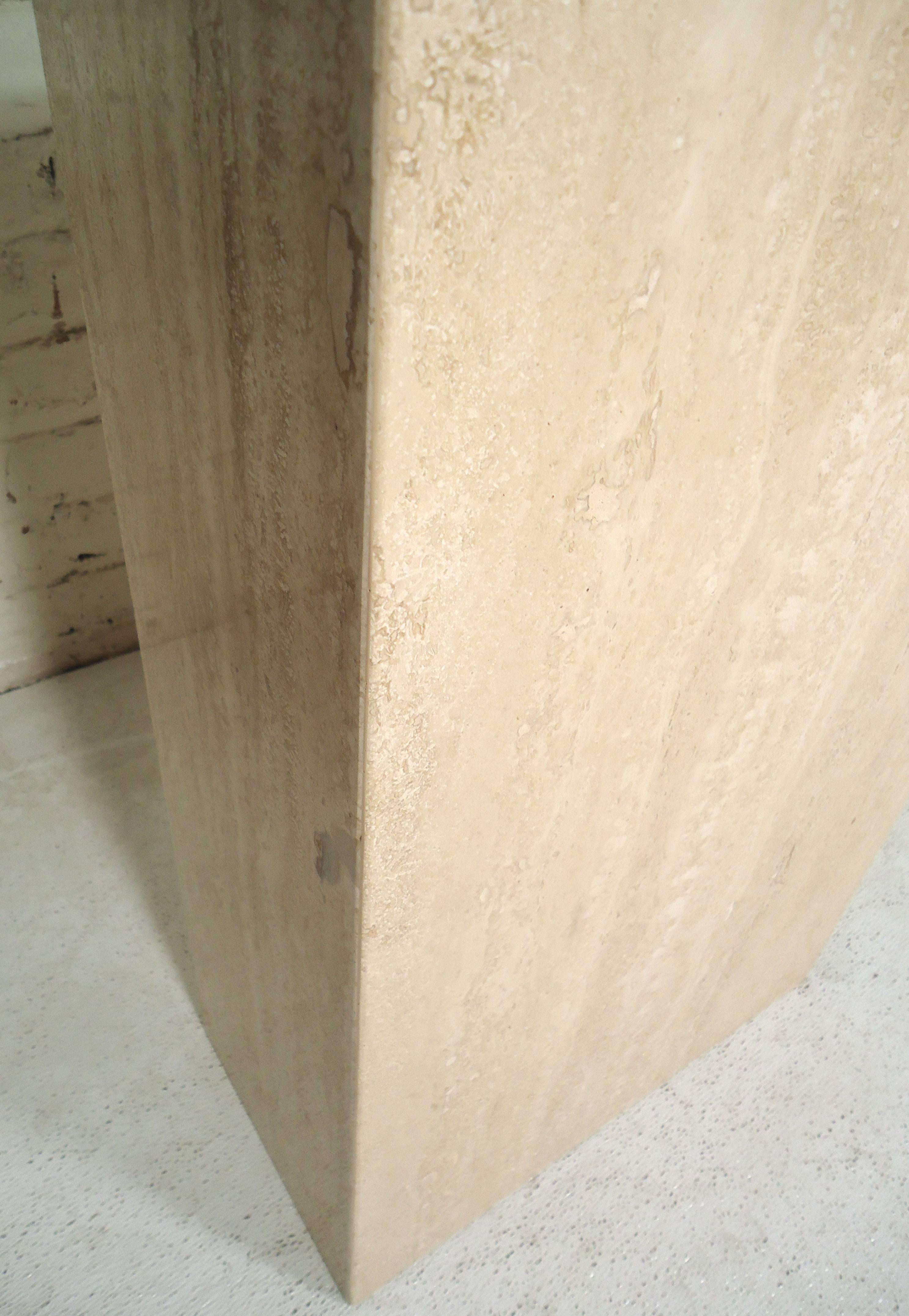 Elegant Travertine Console Table by Artedi In Good Condition In Brooklyn, NY