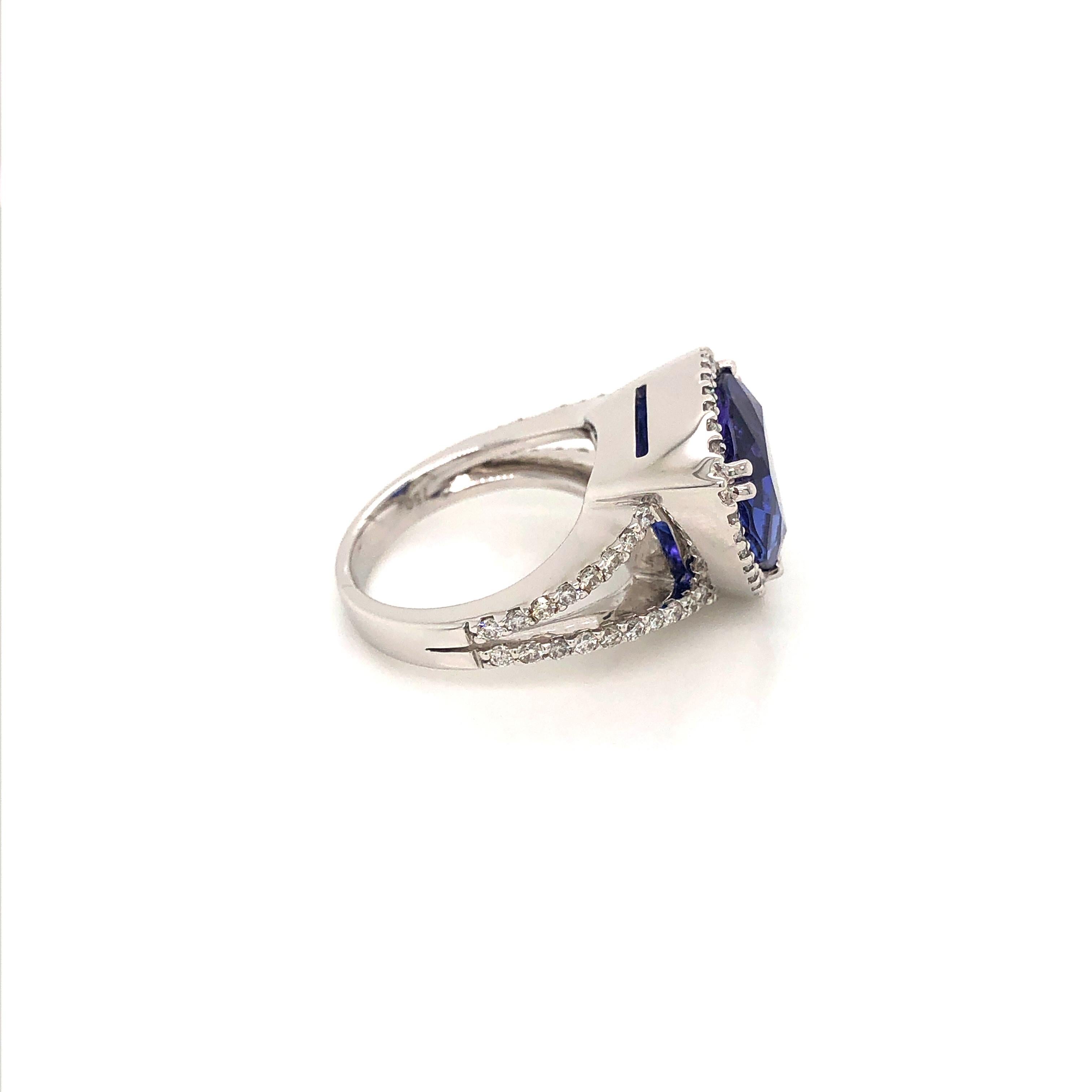 Contemporary Elegant Trillion Tanzanite 9.07 Carat Diamond 18 Karat White Gold Ring For Sale