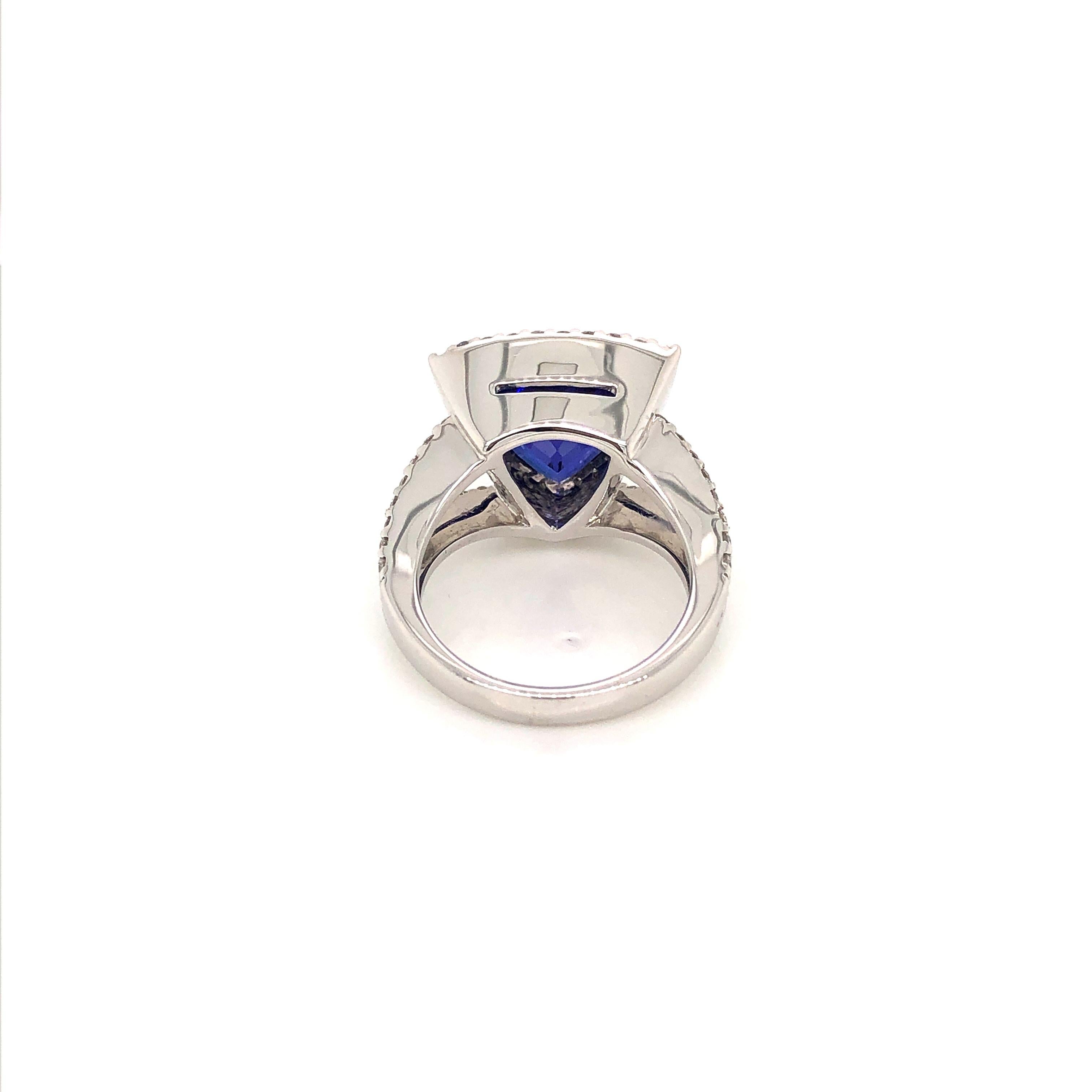 Trillion Cut Elegant Trillion Tanzanite 9.07 Carat Diamond 18 Karat White Gold Ring For Sale