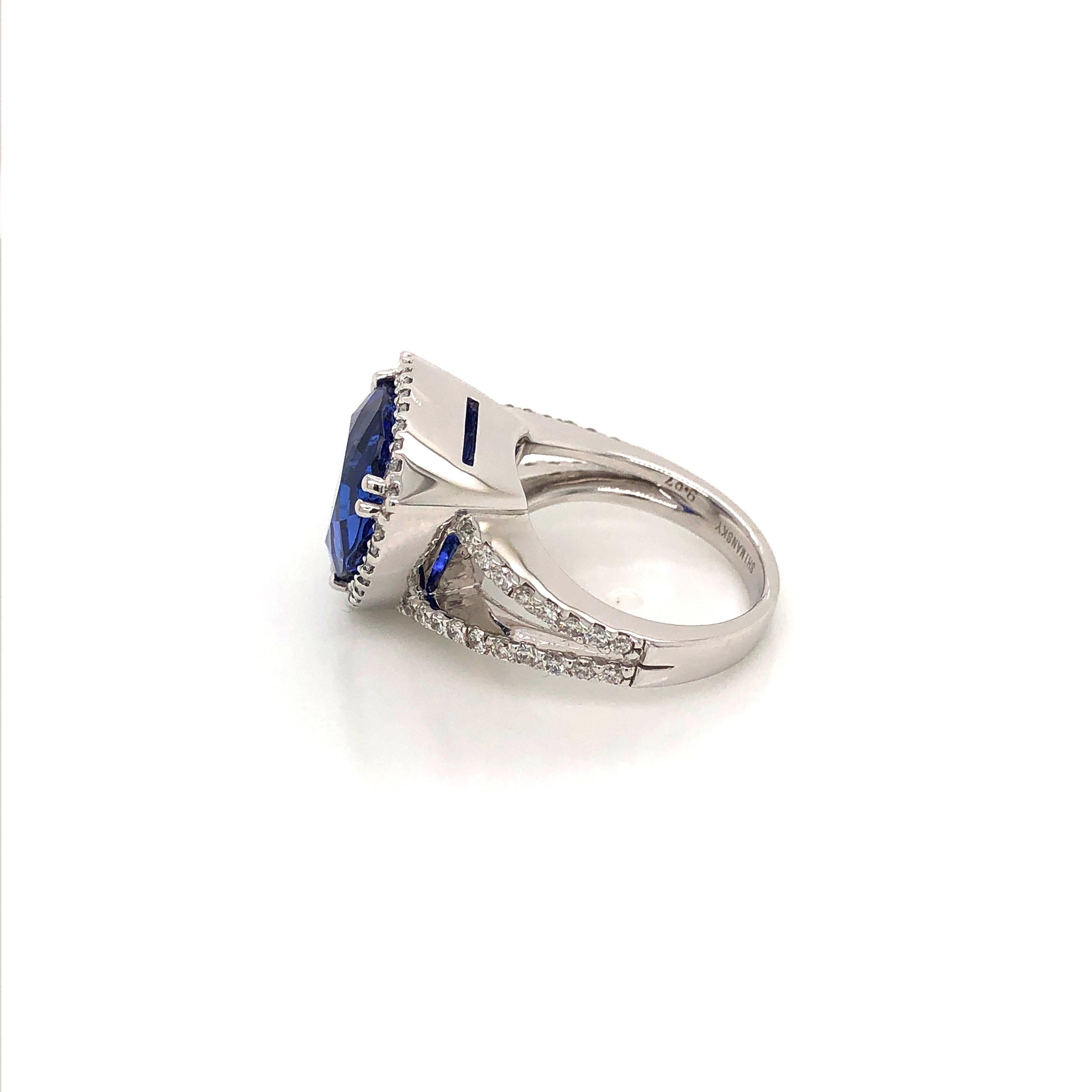 Elegant Trillion Tanzanite 9.07 Carat Diamond 18 Karat White Gold Ring In New Condition For Sale In New York, NY