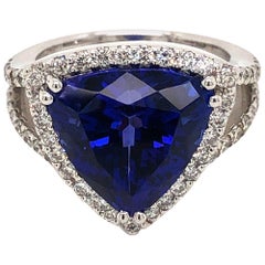 Elegant Trillion Tanzanite 9.07 Carat Diamond 18 Karat White Gold Ring