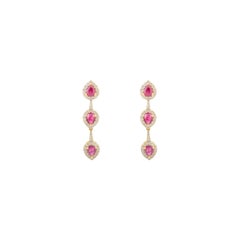 Elegantes Pendientes Colgantes de Triple Gota de Rubí y Diamante en Oro Amarillo de 14k para Ella