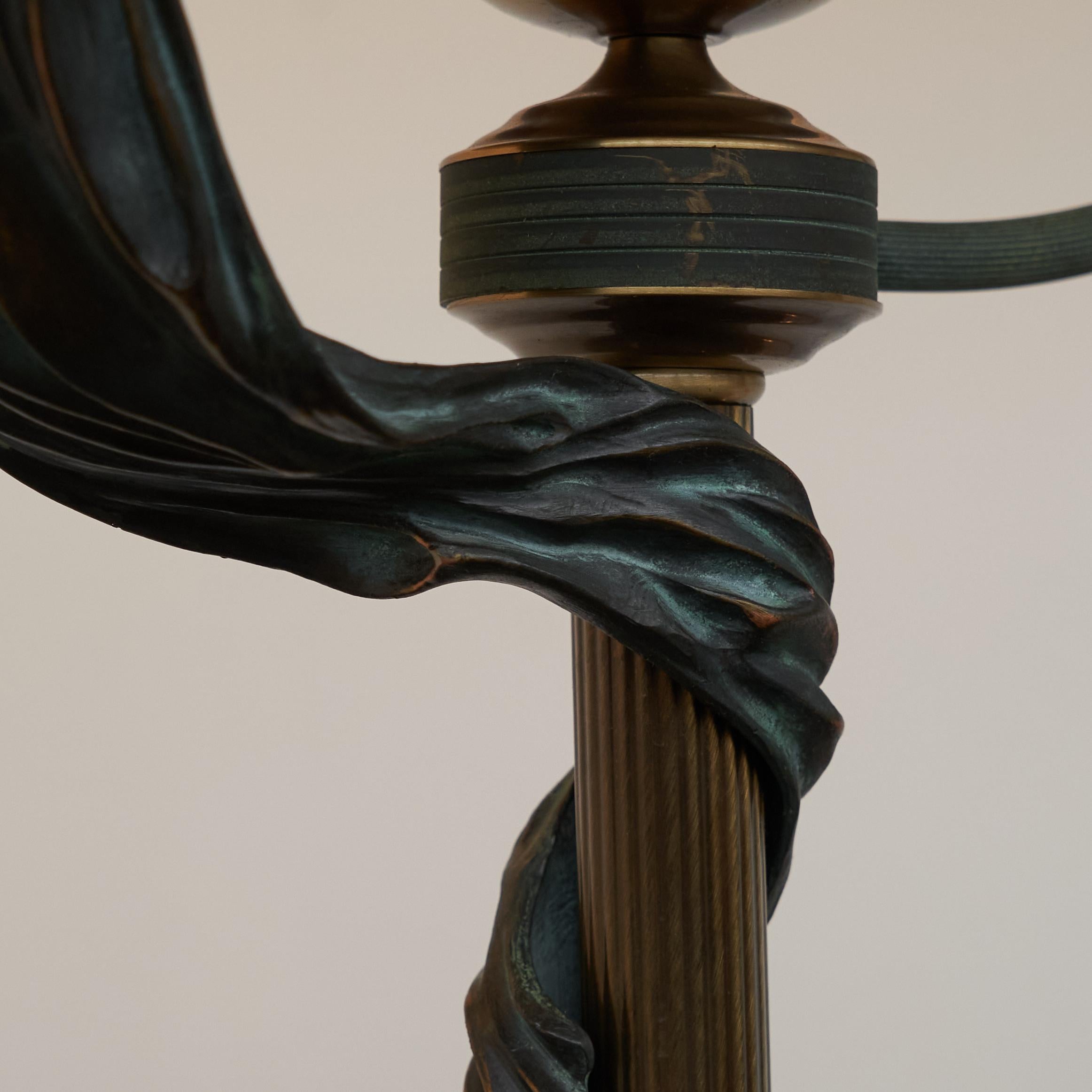 Elegance Trompe L'Oeil 'Drapery' Anhänger 1980s (Handgefertigt) im Angebot