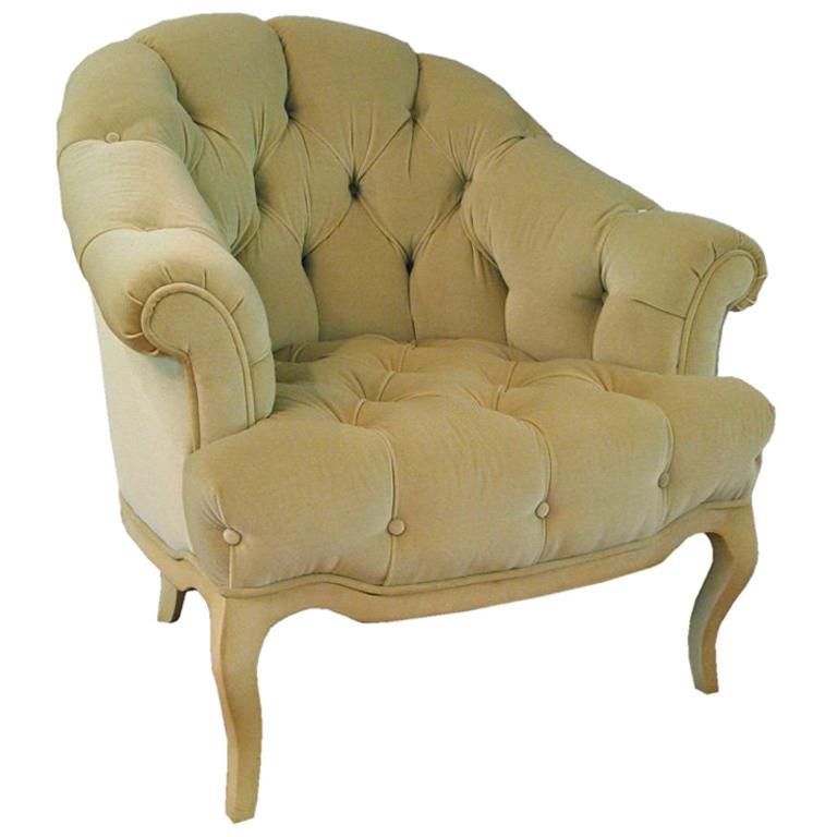 Elegant tufted velvet Club chair