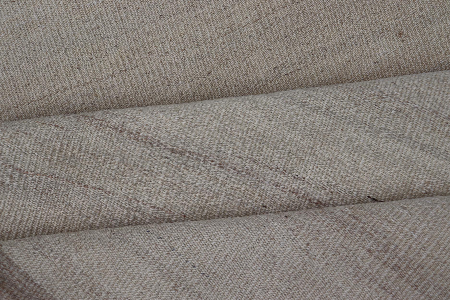 Eleganza del Rug & Kilim vintage turco in morbidi toni neutri con marrone 2'6 x 6'7 in vendita 1