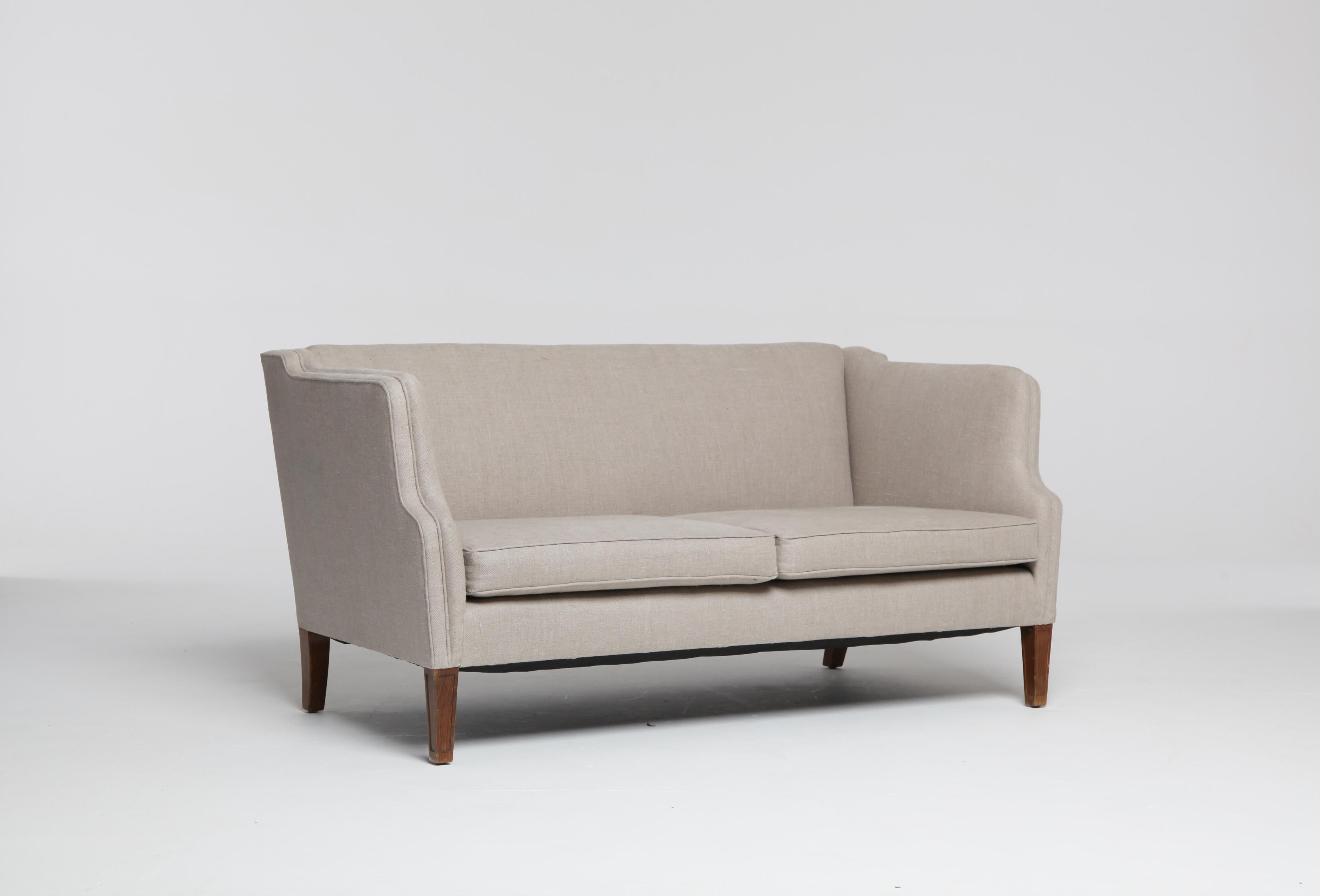 Danish Elegant Two-Seater Box Sofa in Natural Linen, Denmark 1940s/1950s