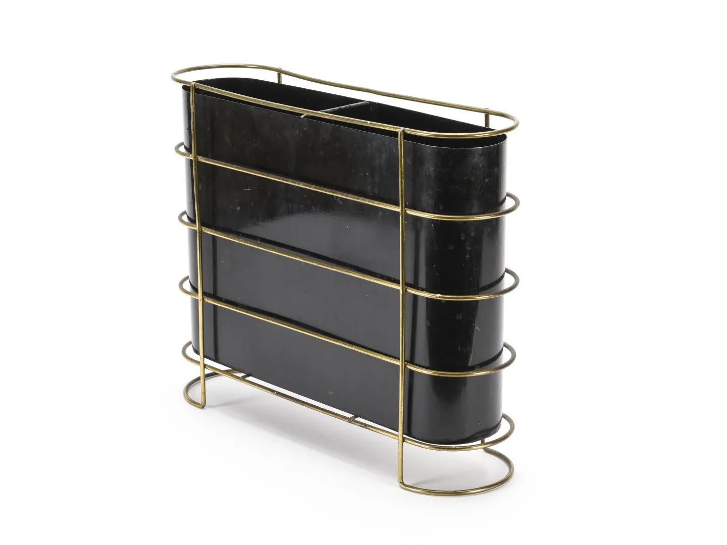 Elegant umbrella holder in brass and lacquered metal, circa 1960.