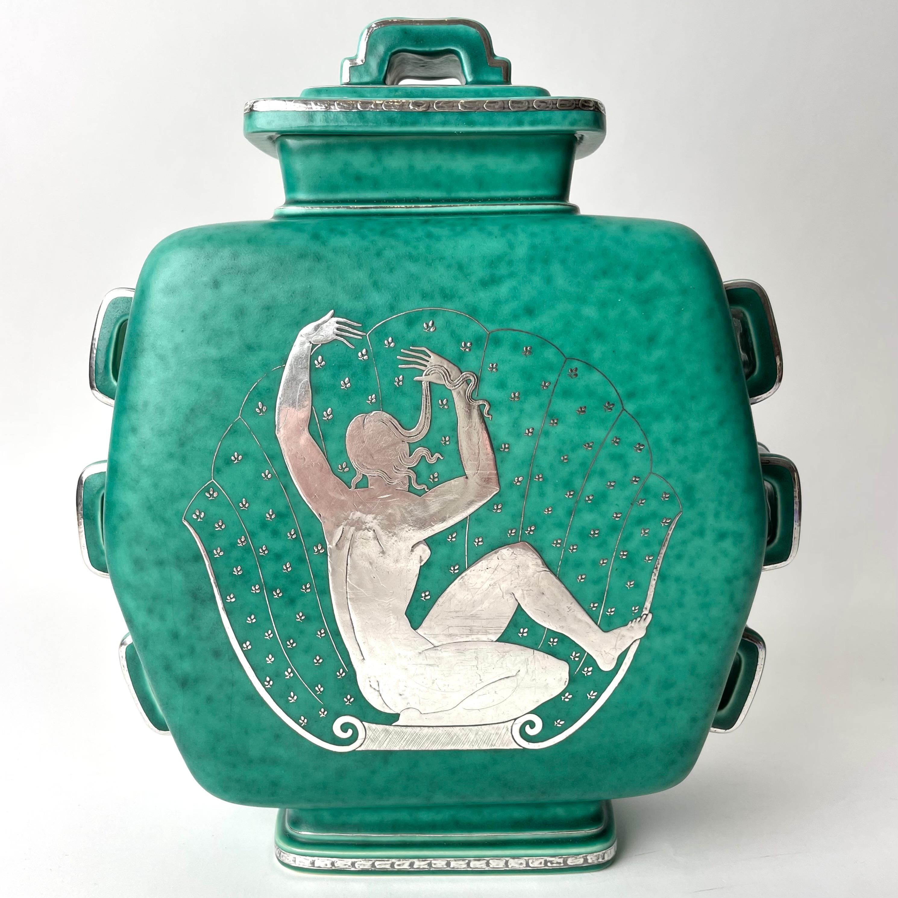 Elegant Urn with lid in Art Deco by Wilhelm Kåge, Gustavsberg. 1930s For Sale 5