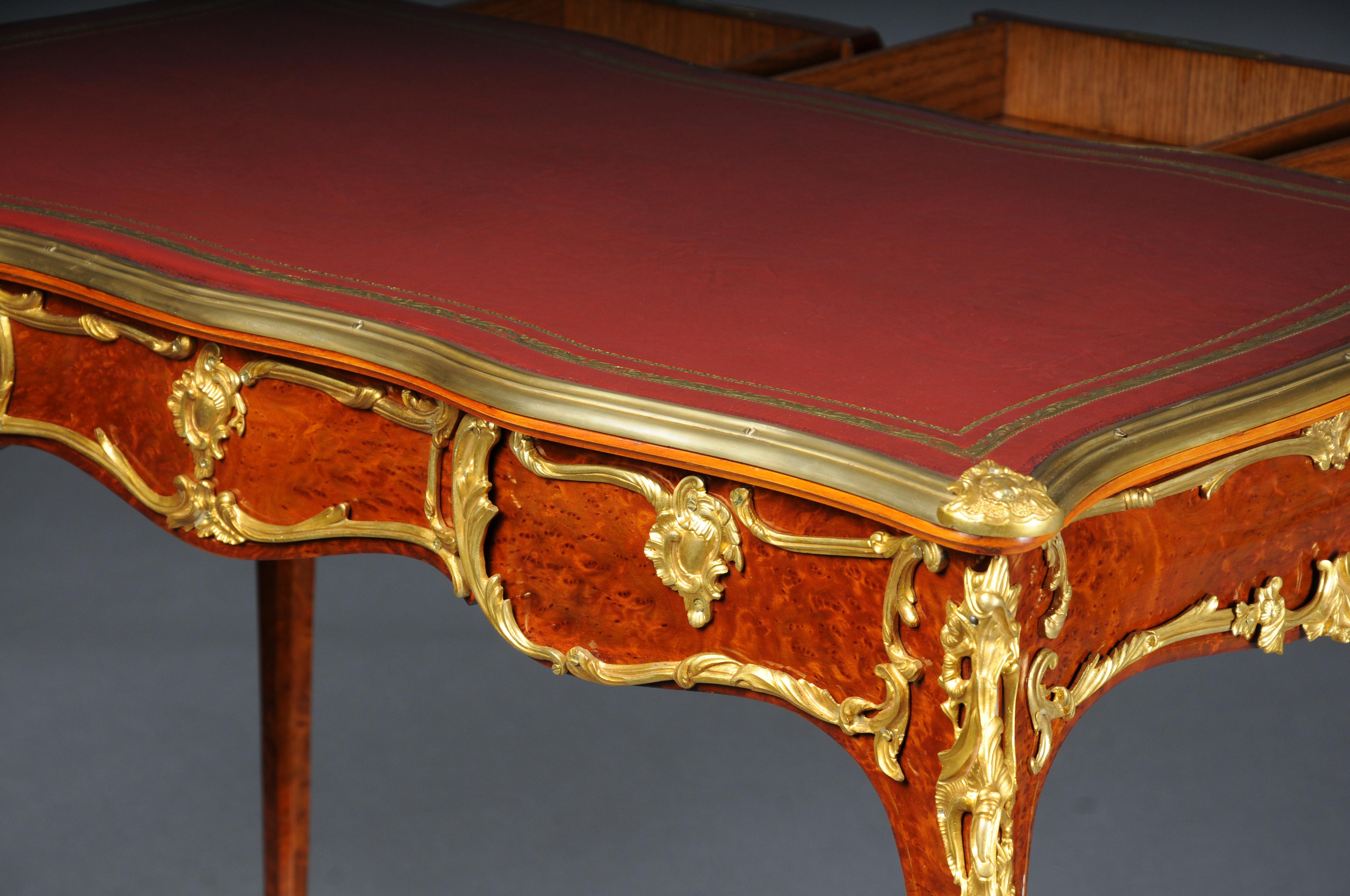 Elegant veneered bureau plat / desk in Louis XV style For Sale 6