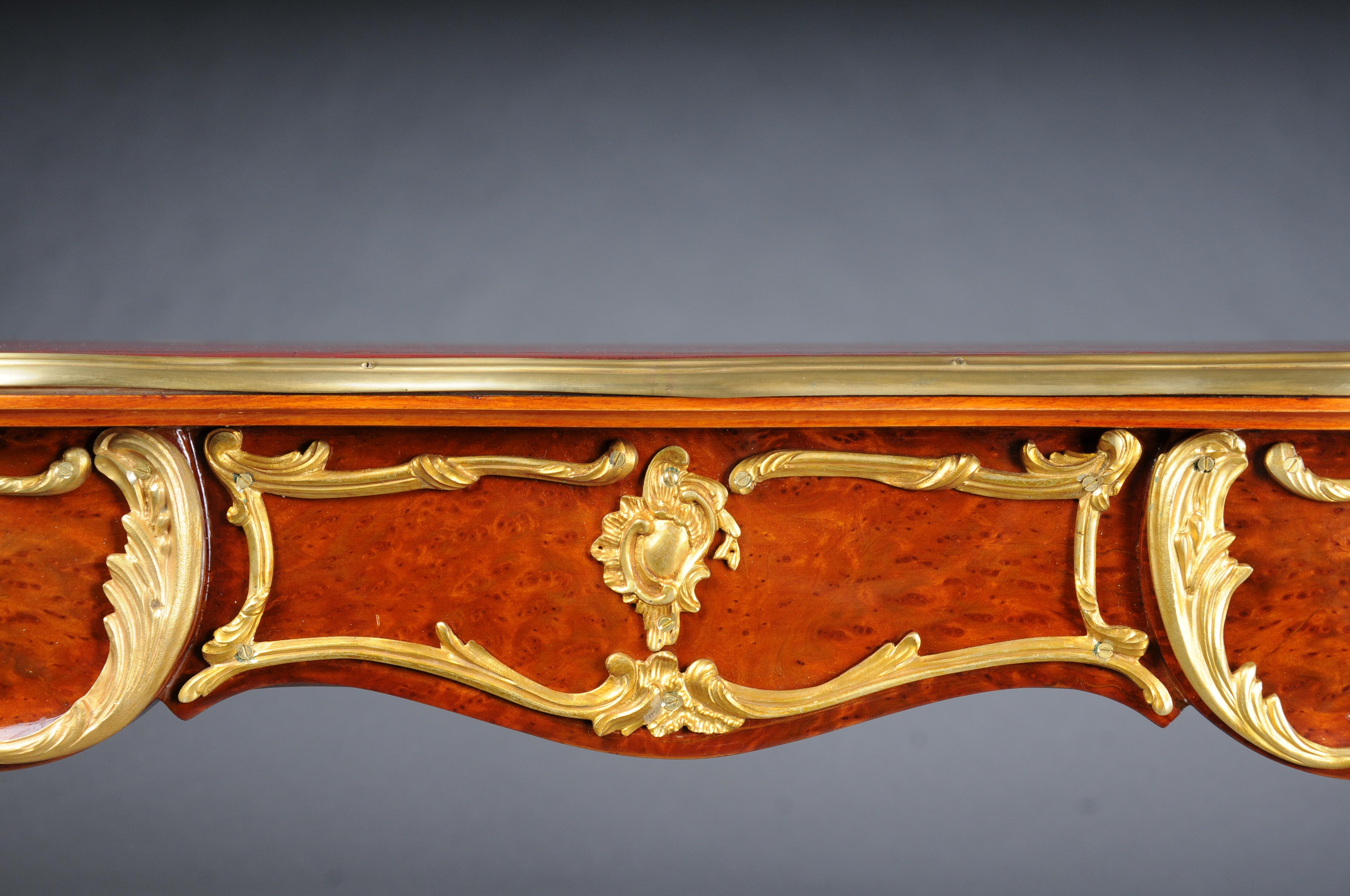 Elegant veneered bureau plat / desk in Louis XV style For Sale 8