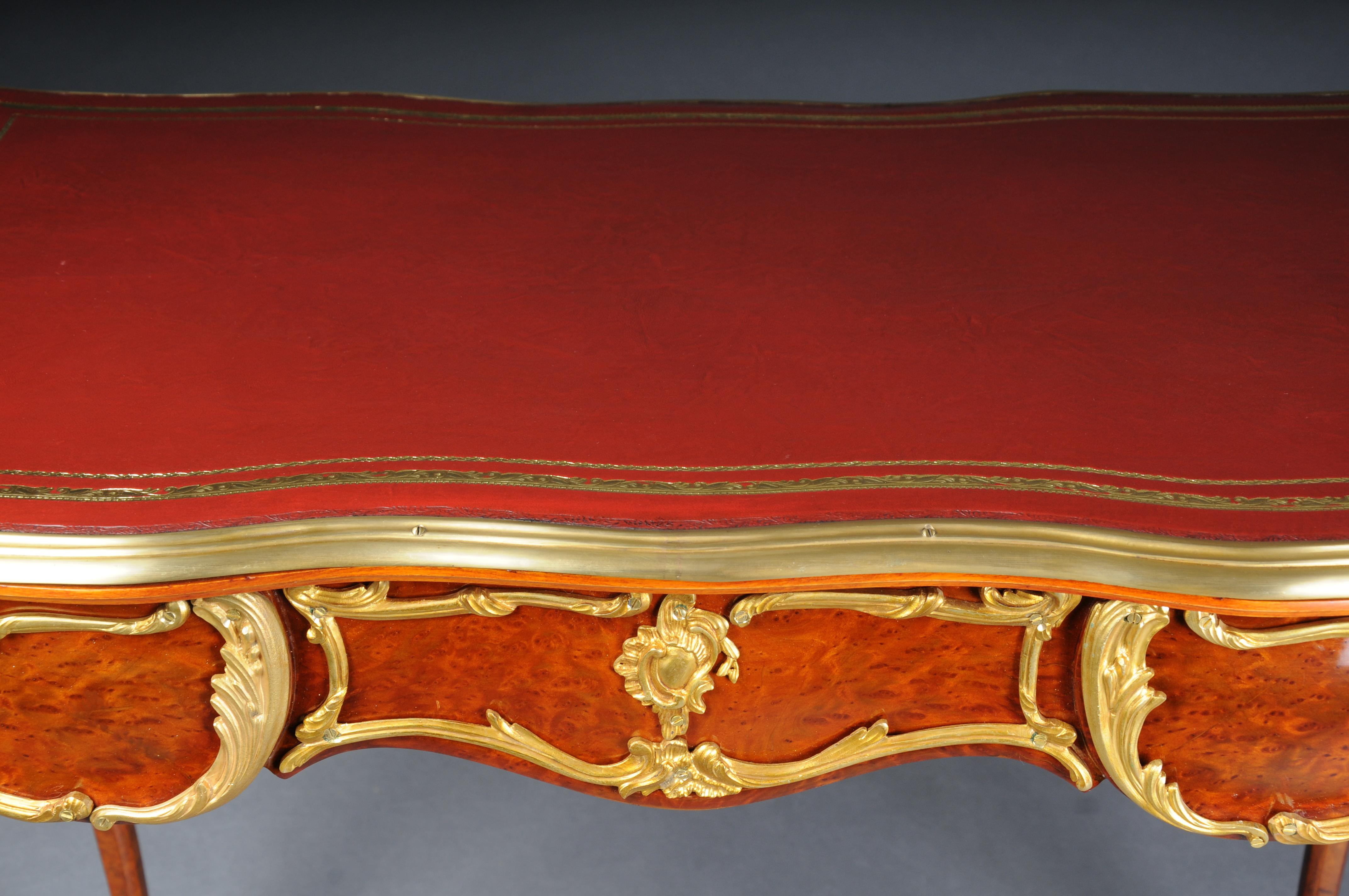 Elegant veneered bureau plat / desk in Louis XV style For Sale 9