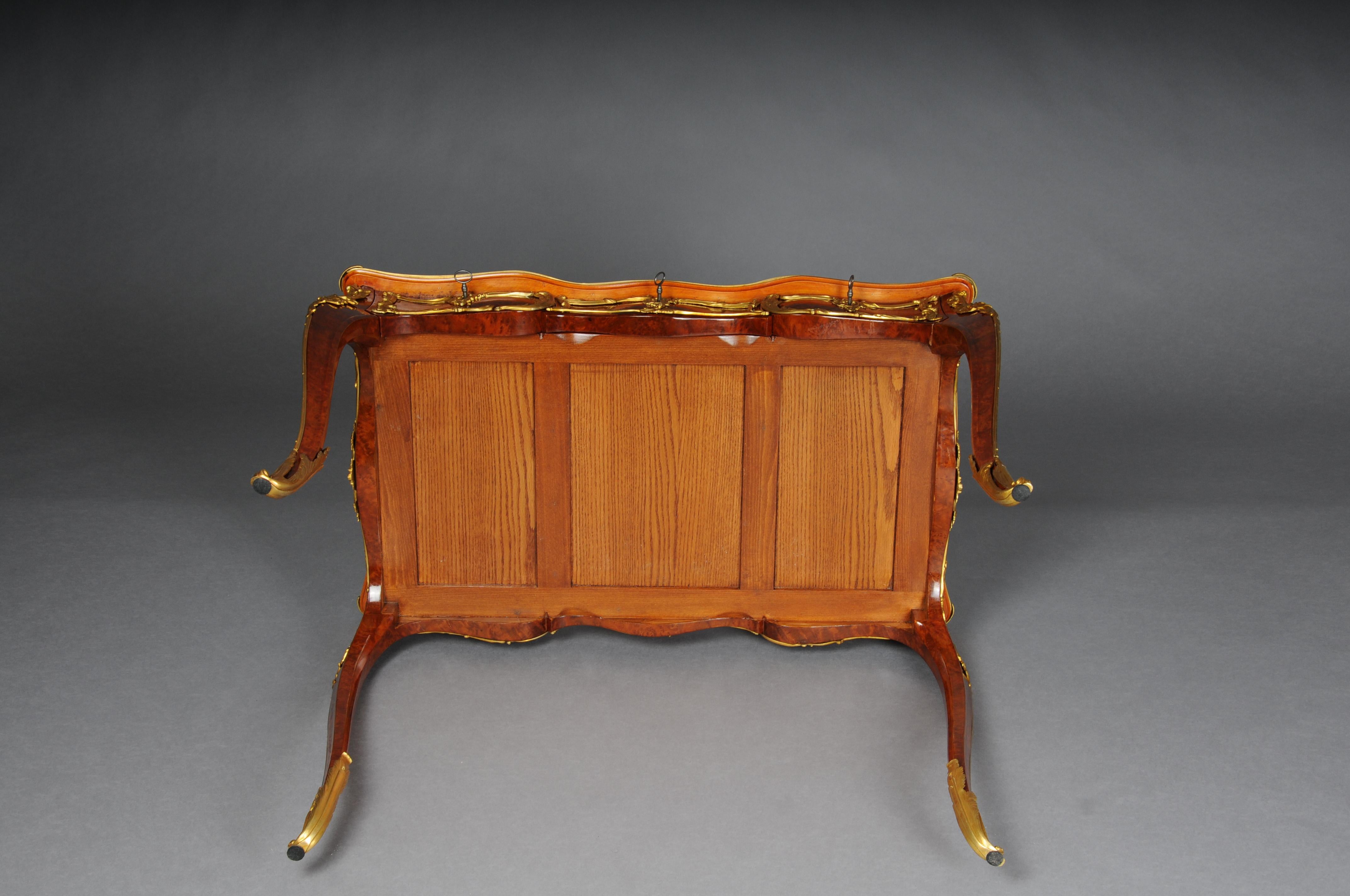 Elegant veneered bureau plat / desk in Louis XV style For Sale 14