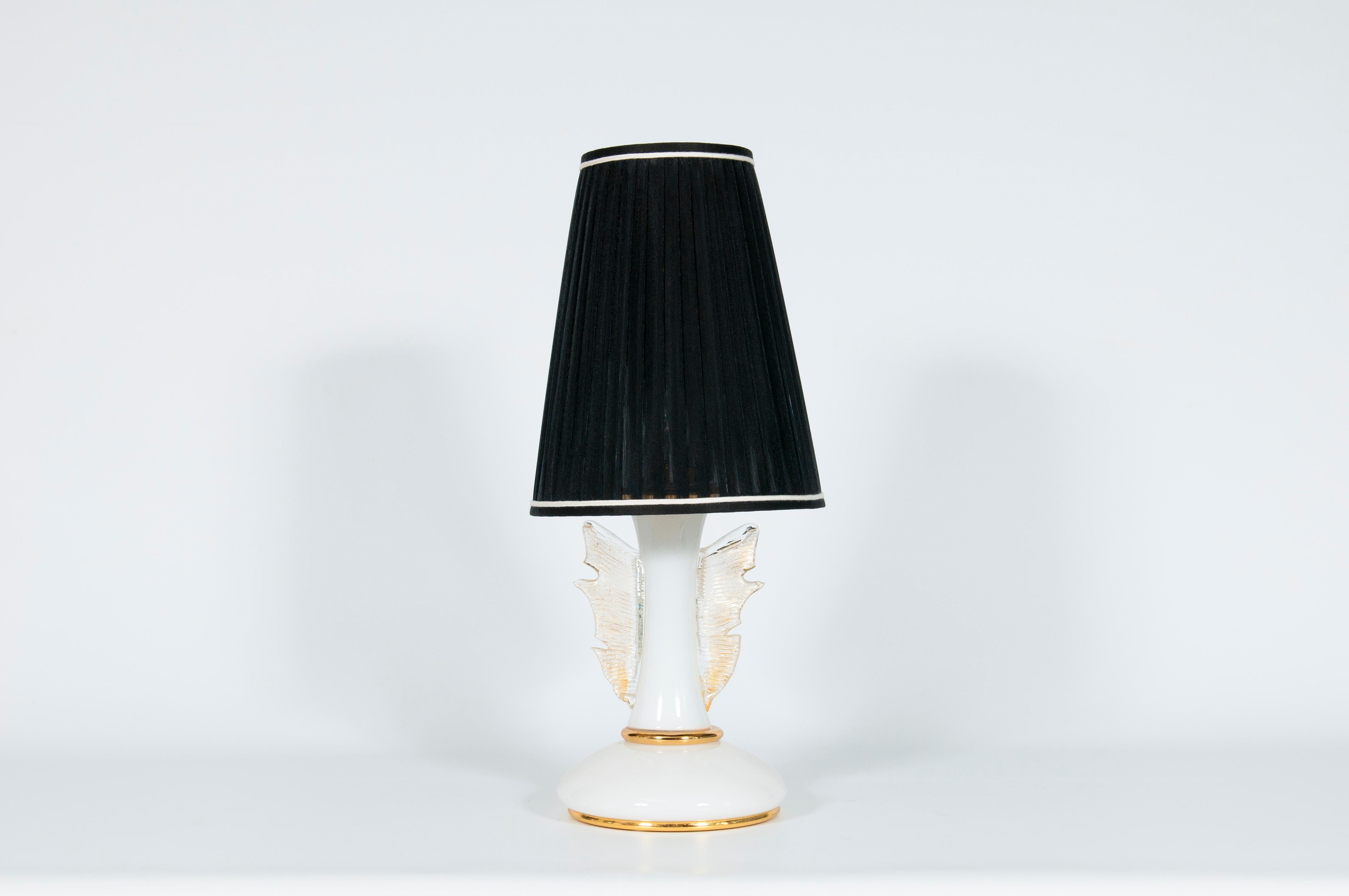Moderne Élégantes lampes de bureau à ailes dorées en verre de Murano soufflé, années 1970, Italie en vente