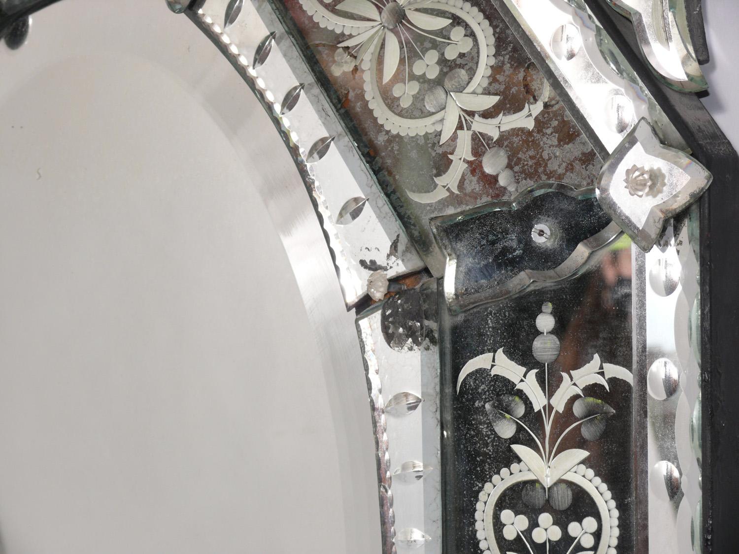 Élégant miroir vénitien de l'hôtel Carlyle NYC 48,5 