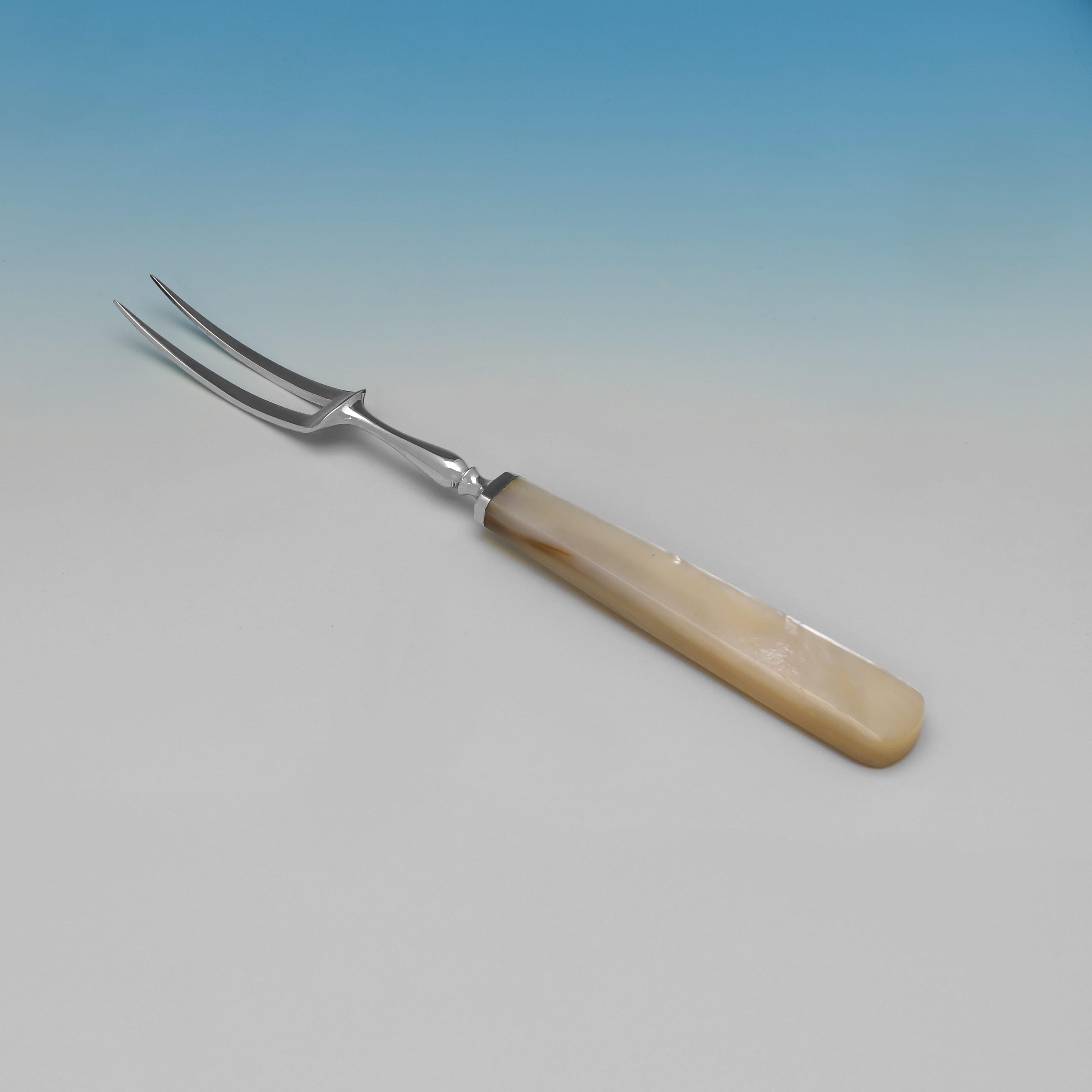 Elegant Victorian Cased Silver & Mother of Pearl Cake Serving Set, 1897 (Viktorianisch) im Angebot