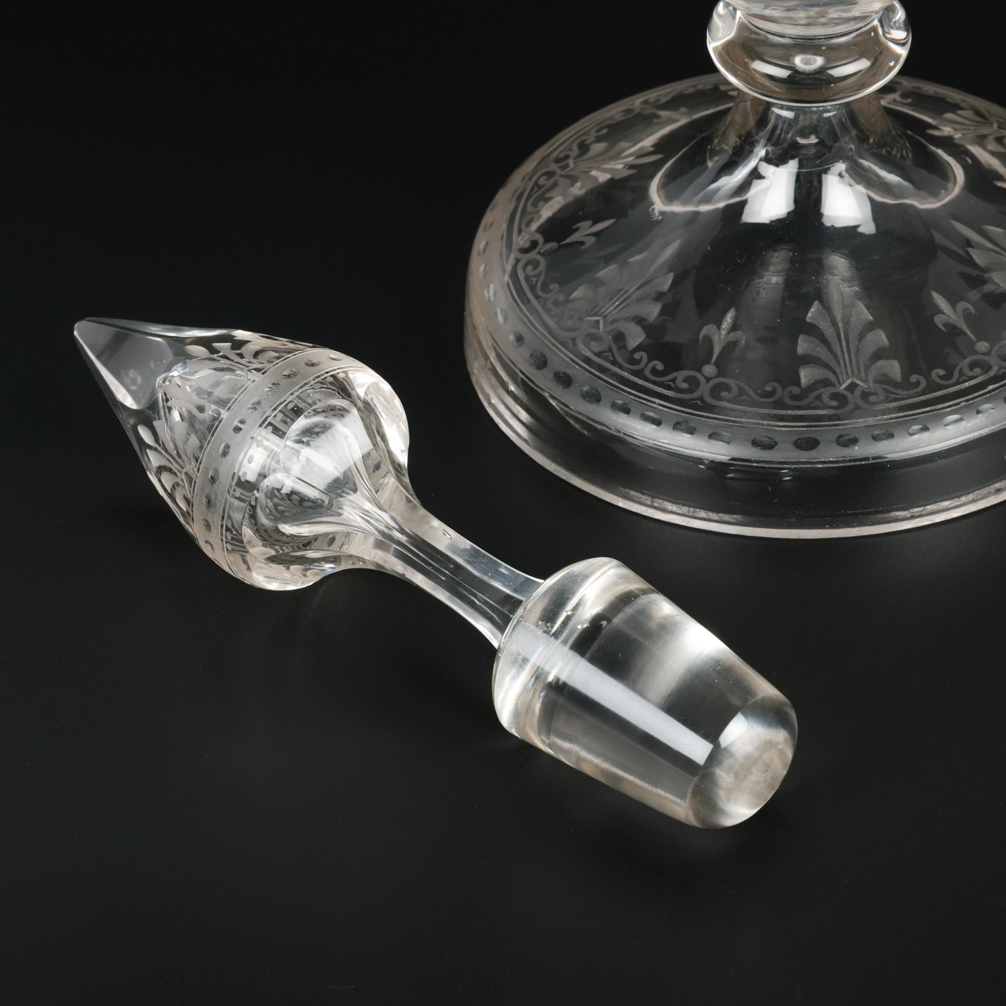 Elegance Victorienne Verre Clair Gravé & Bouchon en vente 1