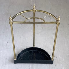 Élégant porte-parapluies / porte-canne victorien en laiton en forme de demi-lune, 1880 - 1900