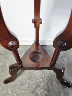 Elegant Victorian Mahogany Plant Stand / Side Table