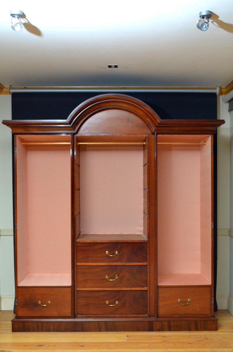 Elegant Victorian Mahogany Wardrobe For Sale At 1stdibs