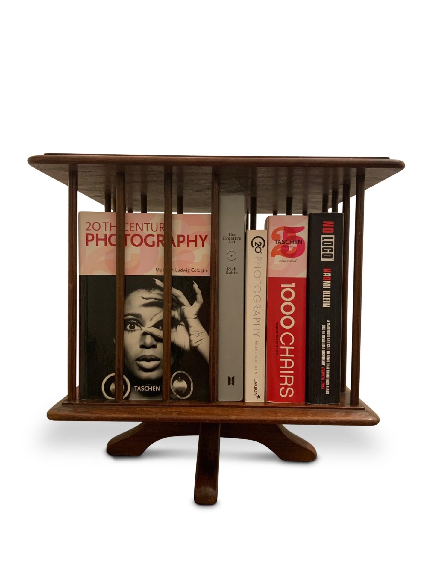 Elegant Victorian Oak Handmade Revolving Tabletop Bookcase with Partitions For Sale 1