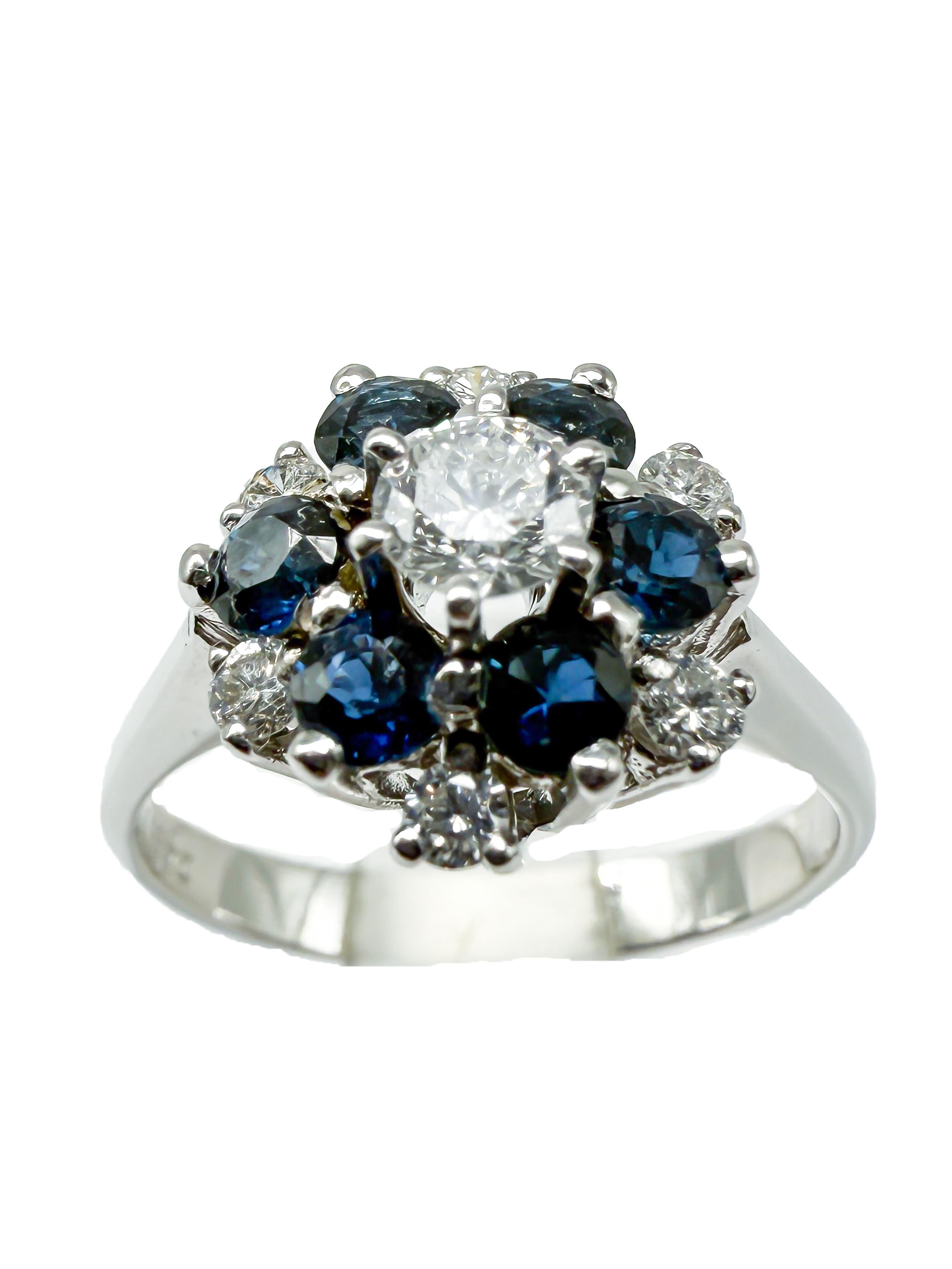 Femenino o masculino Elegant Vintage 14K White Gold Ring with Sapphires and Diamonds en venta