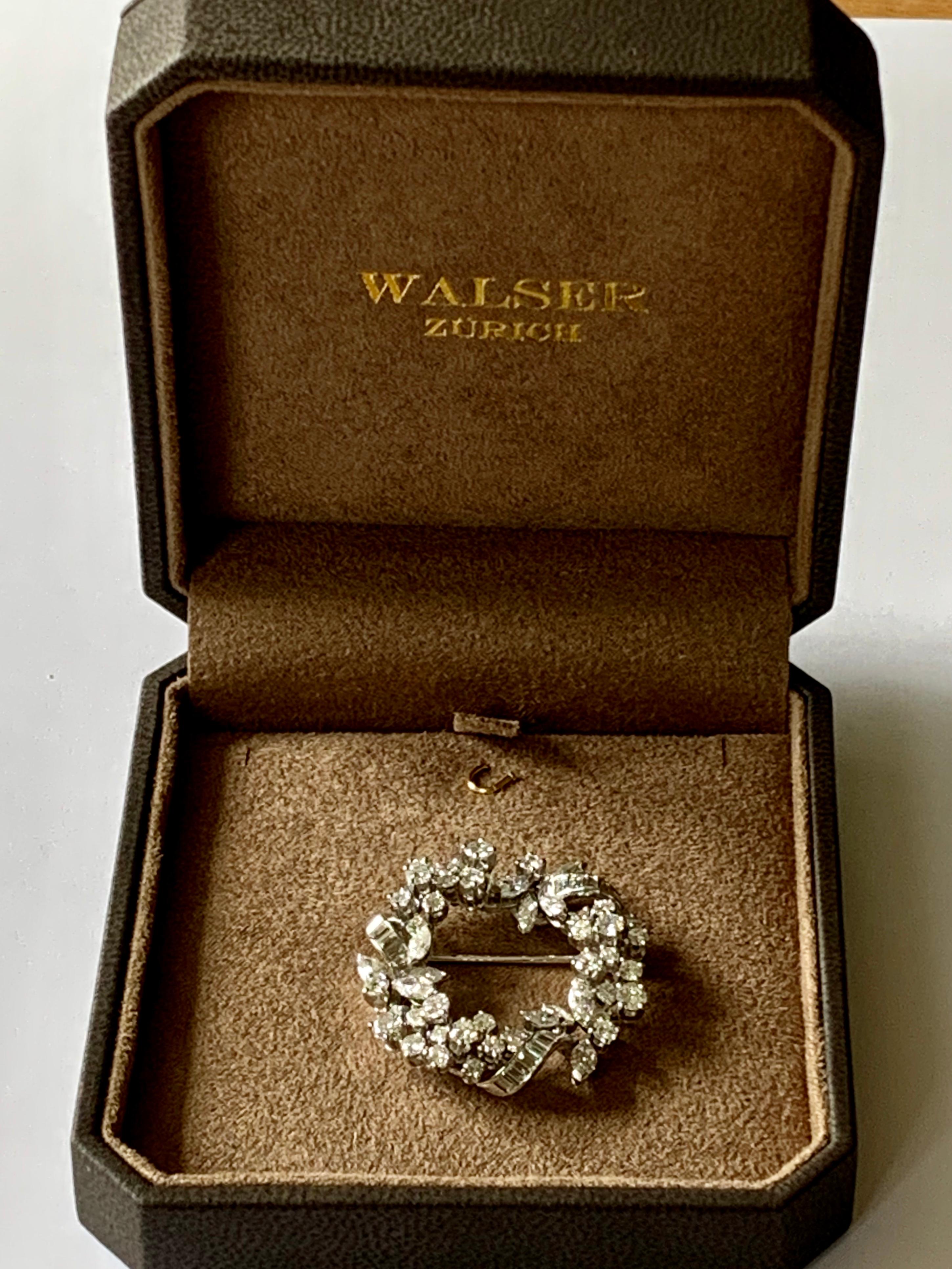 Women's Elegant Vintage 18 Karat White Gold Circular Diamond Brooch by Meister Zurich For Sale