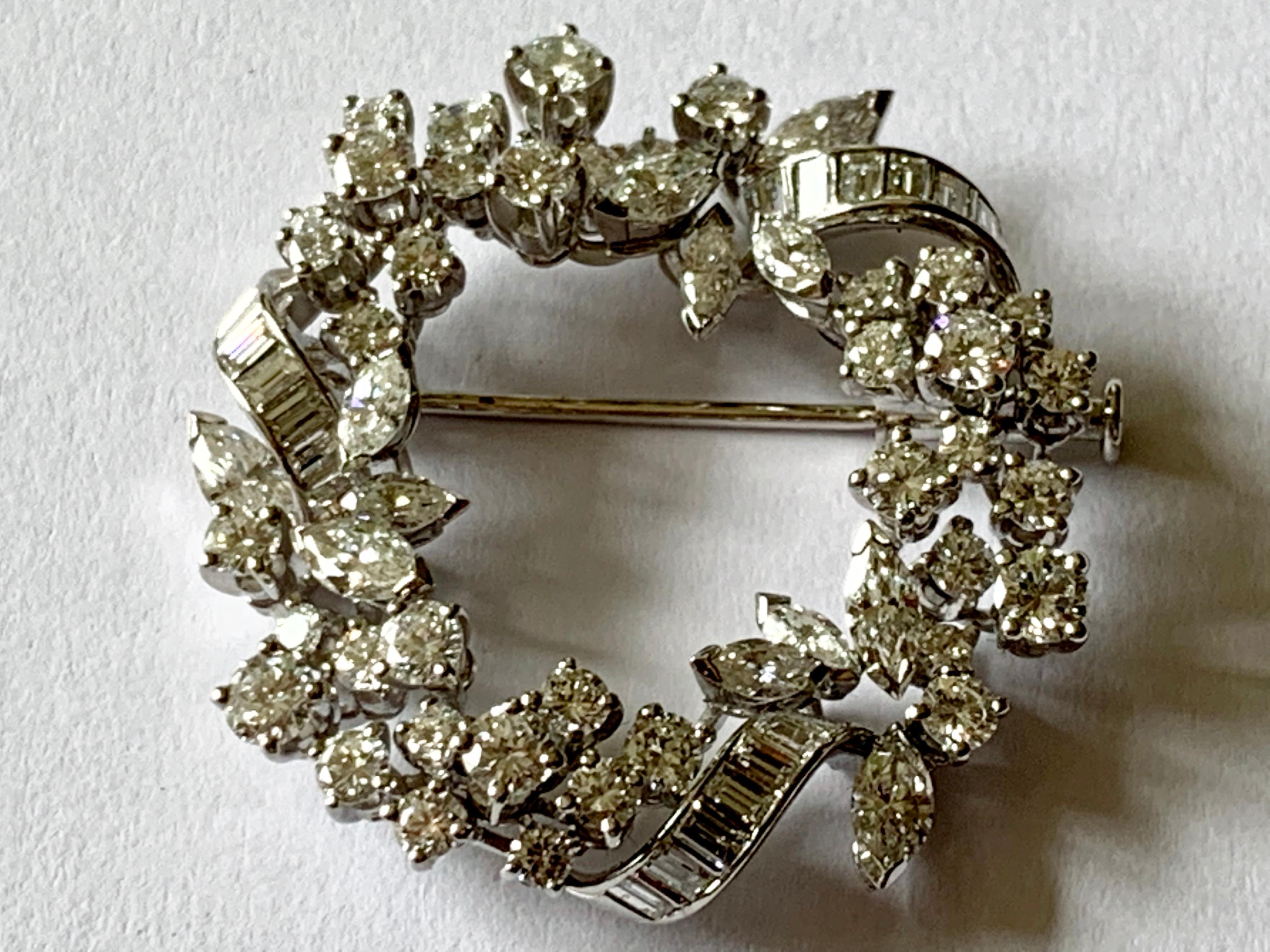 Elegant Vintage 18 Karat White Gold Circular Diamond Brooch by Meister Zurich For Sale 2