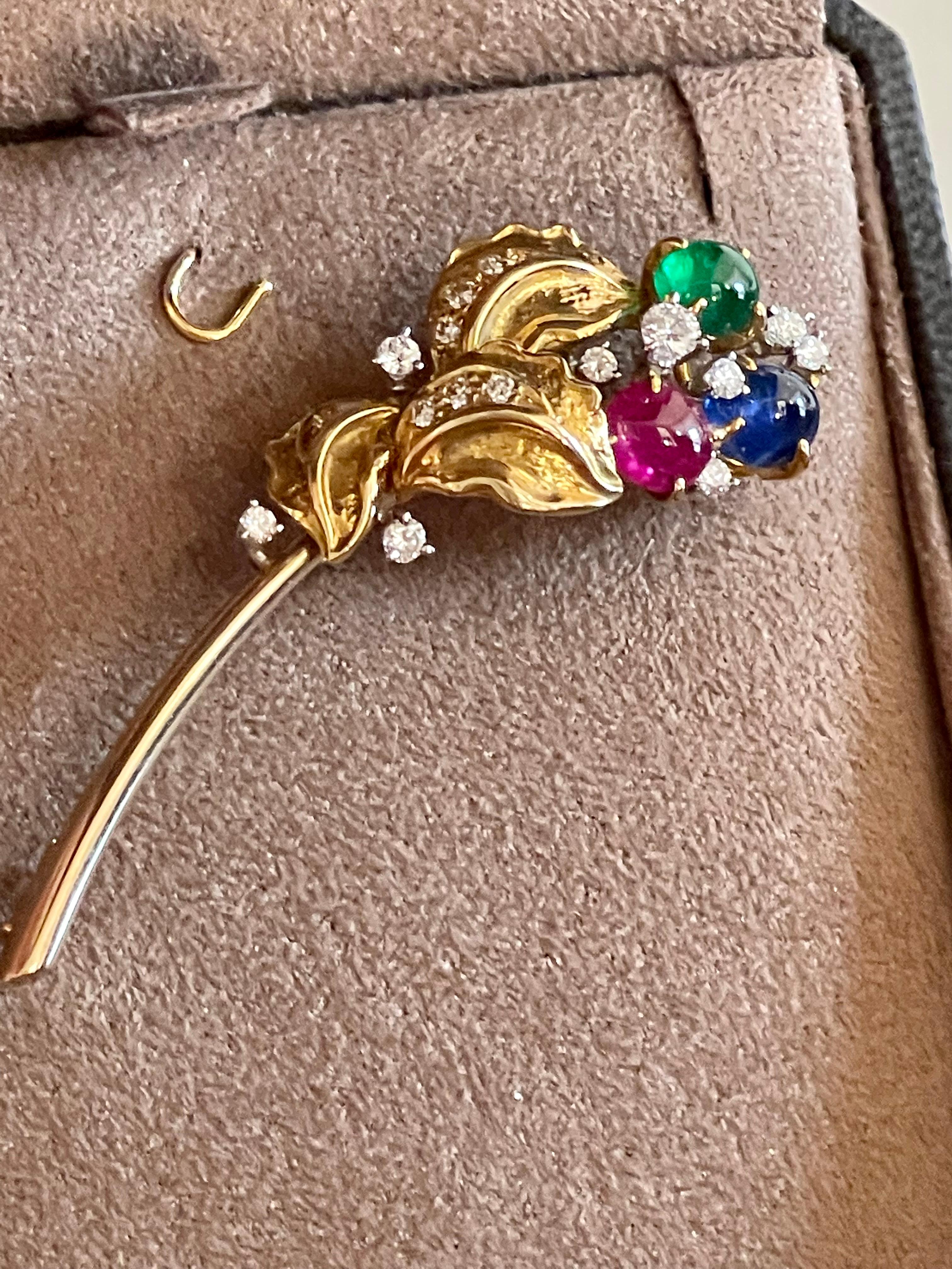 Elegant Vintage 18 K Yellow Gold Brooch Meister Emerald Ruby Sapphire Diamond For Sale 3