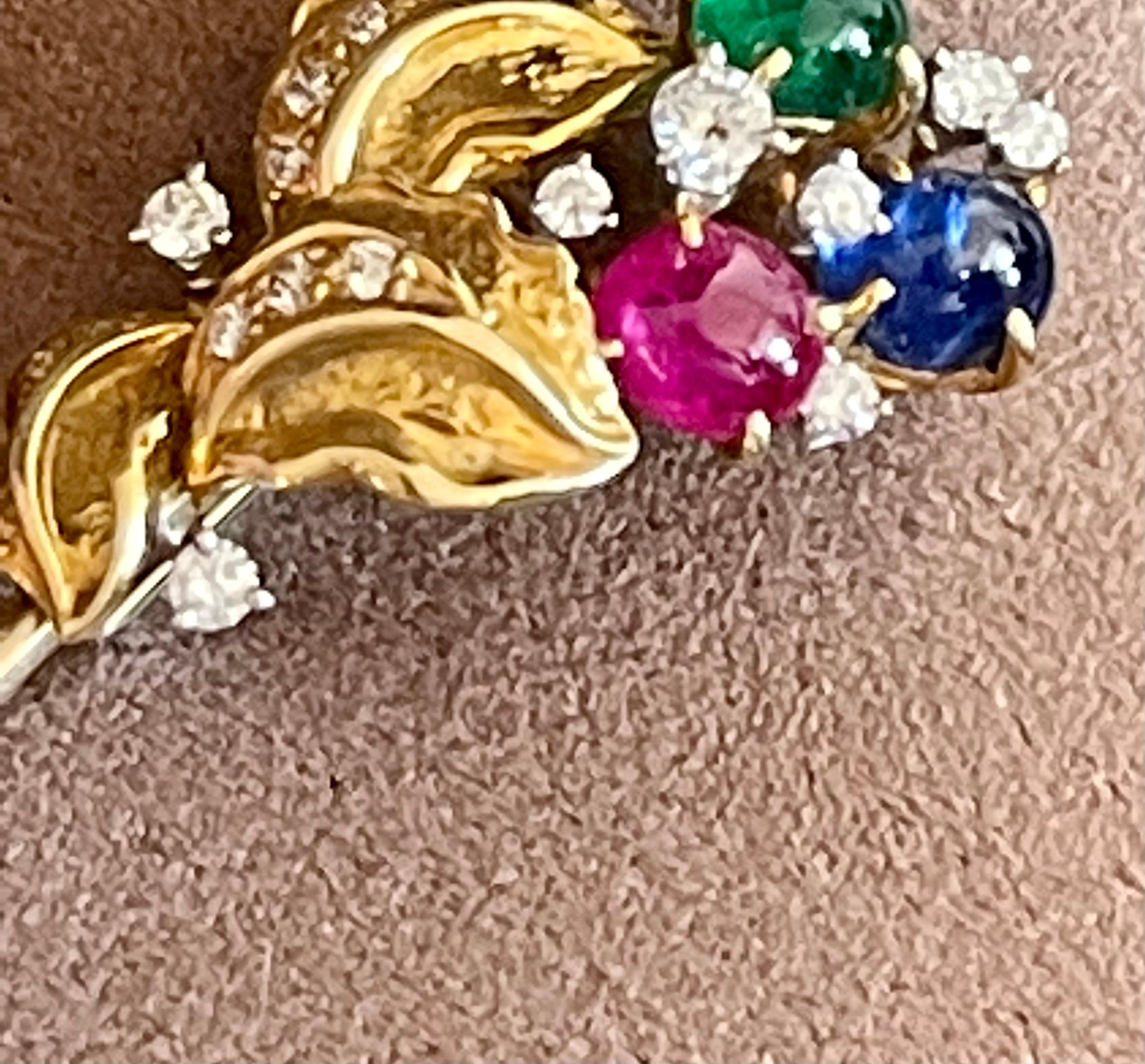 Elegant Vintage 18 K Yellow Gold Brooch Meister Emerald Ruby Sapphire Diamond For Sale 4