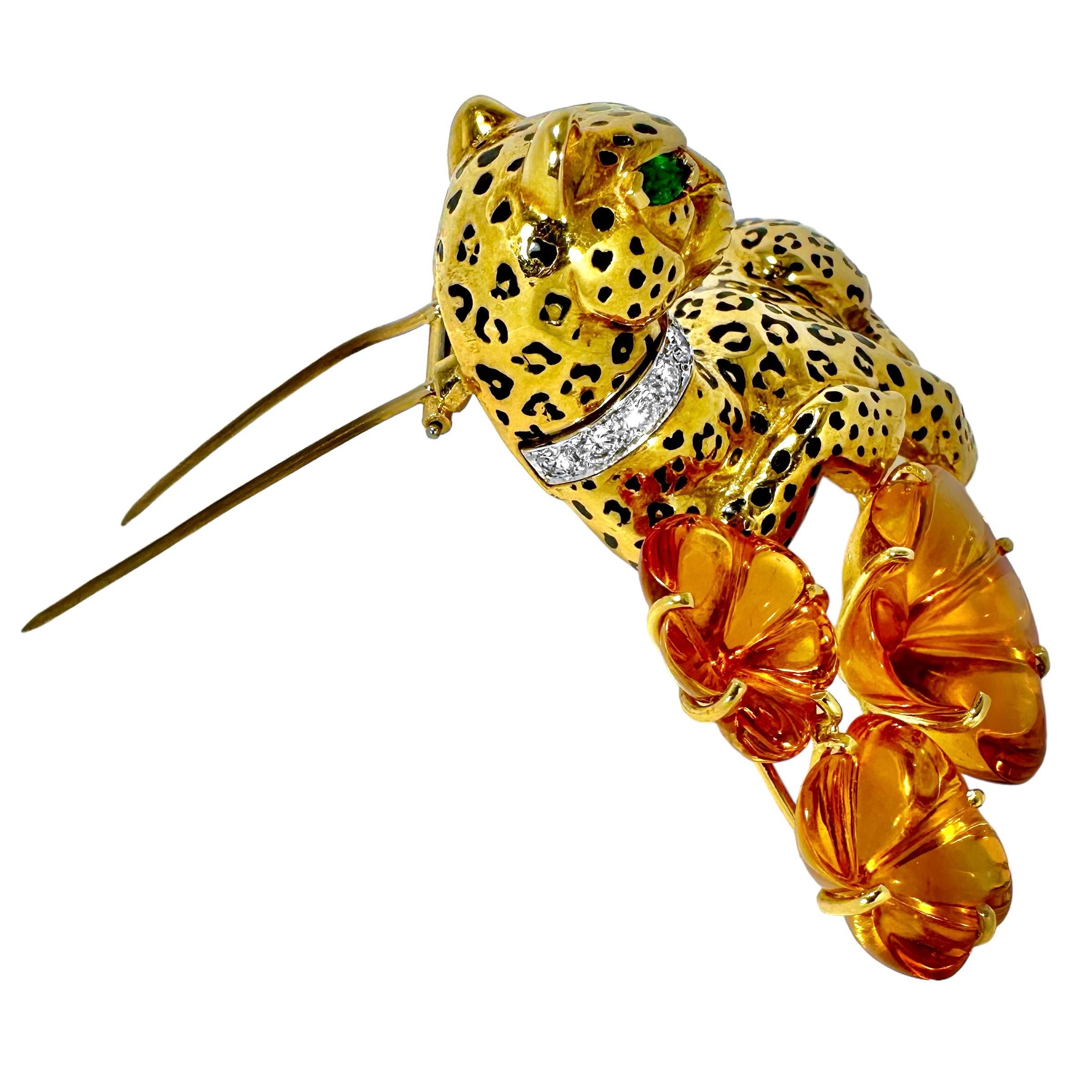 Elegant Vintage 18k Gold Large Leopard Brooch with Diamond Collar by Emis Beros  In Good Condition For Sale In Palm Beach, FL