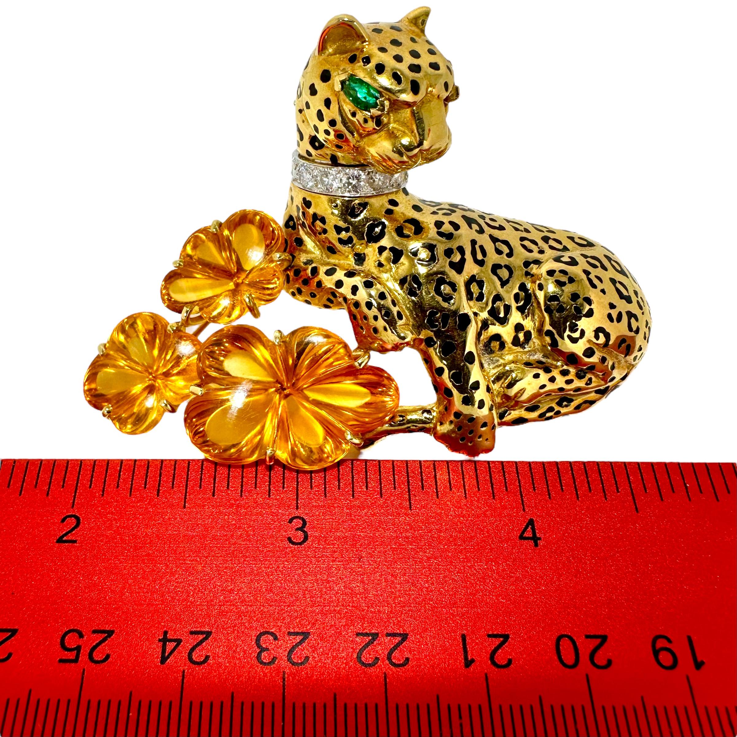 Elegant Vintage 18k Gold Large Leopard Brooch with Diamond Collar by Emis Beros  For Sale 2