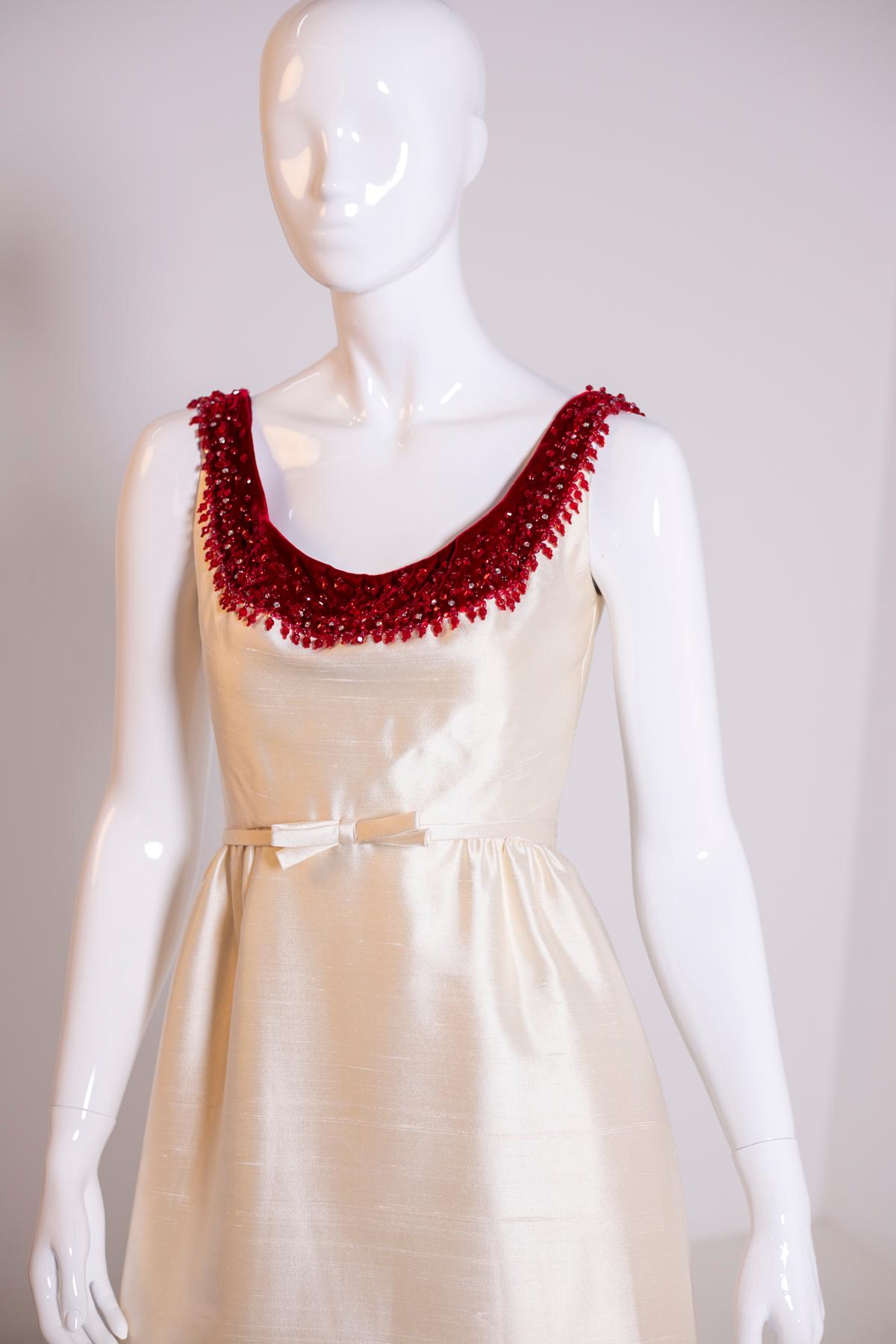 Luxurious Vintage Gala Dress in Silk and Red Jewels 3