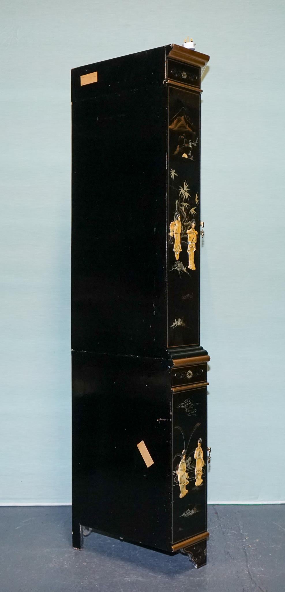 ELEGANTE ARMARIO DE ESQUINA LACADO NEGRO VINTAGE CON PERLAS MADRE Y DORADOS en venta 8