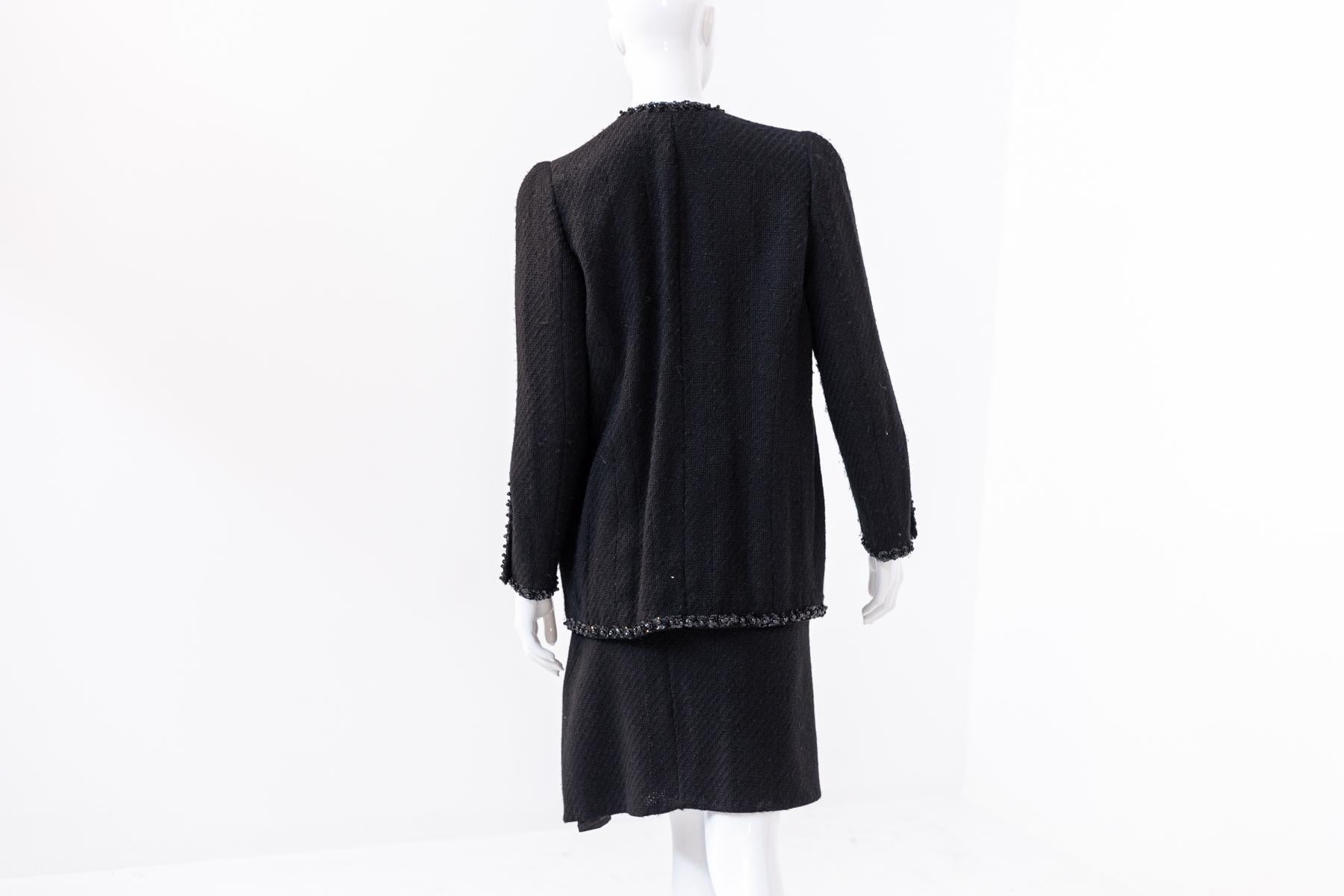 Elegant Vintage Black Skirt Suits with Fine Decoration For Sale 7