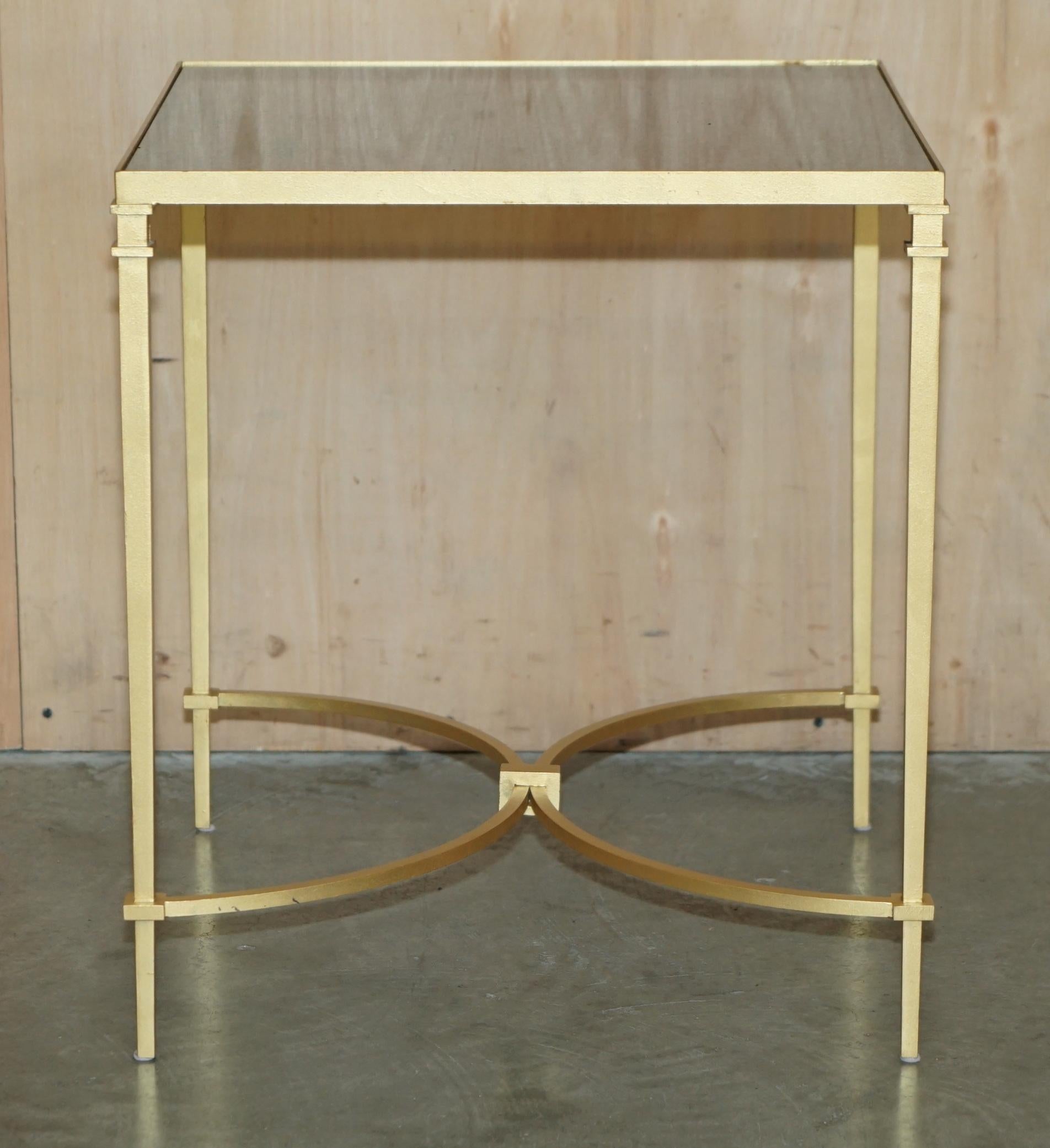 ELEGANT ViNTAGE BRASS AND ITALIAN MARBLE SIDE TABLE WITH ORNATELY CASTS BASE For Sale 8