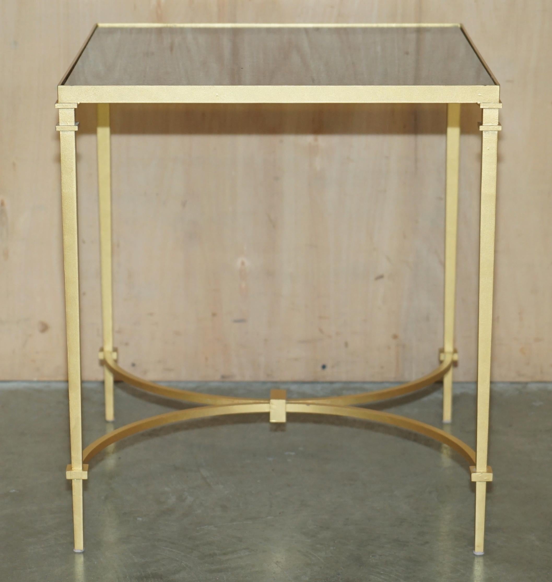 Mid-Century Modern ELEGANT ViNTAGE BRASS AND ITALIAN MARBLE SIDE TABLE WITH ORNATELY CASTS BASE For Sale
