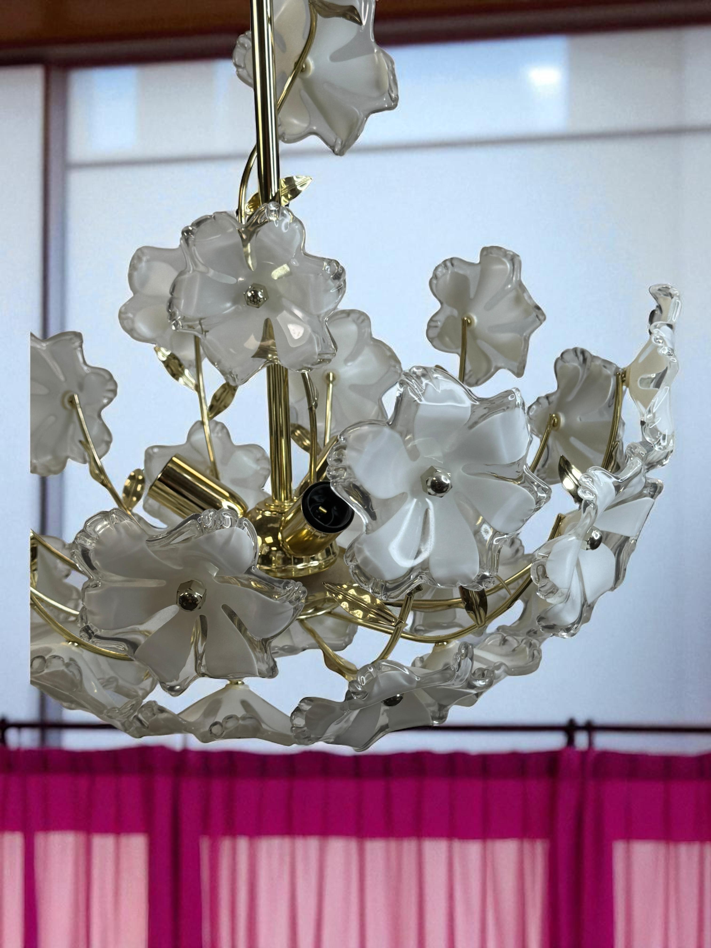 Elegant Vintage Chandelier White Lucite Flowers, Eglo Leuchten Austria 1970s For Sale 4