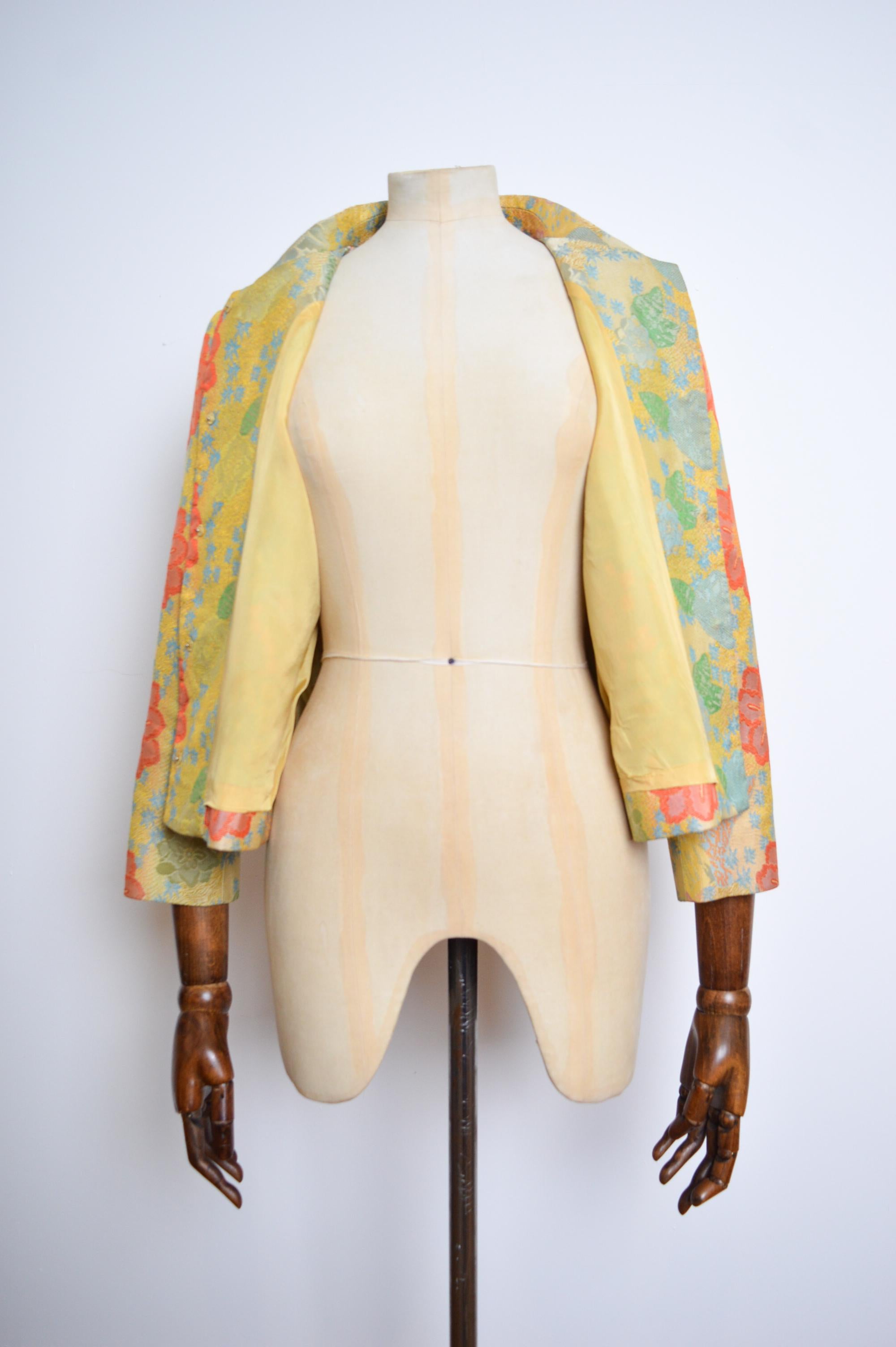 Elegant Vintage Christian Lacroix Couture Boxy shaped cropped Boucle Jacket For Sale 7