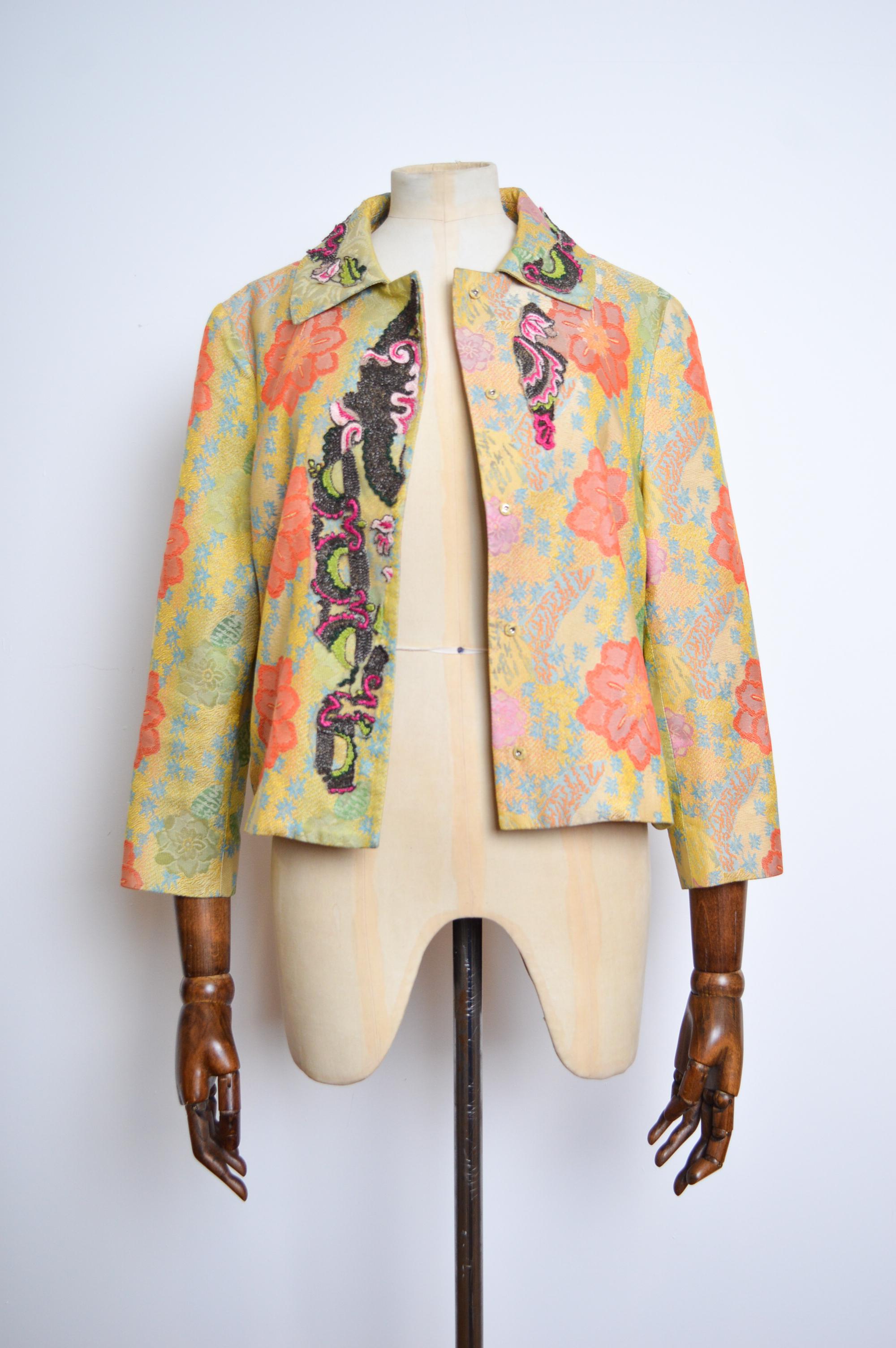 Elegant Vintage Christian Lacroix Couture Boxy shaped cropped Boucle Jacket For Sale 8