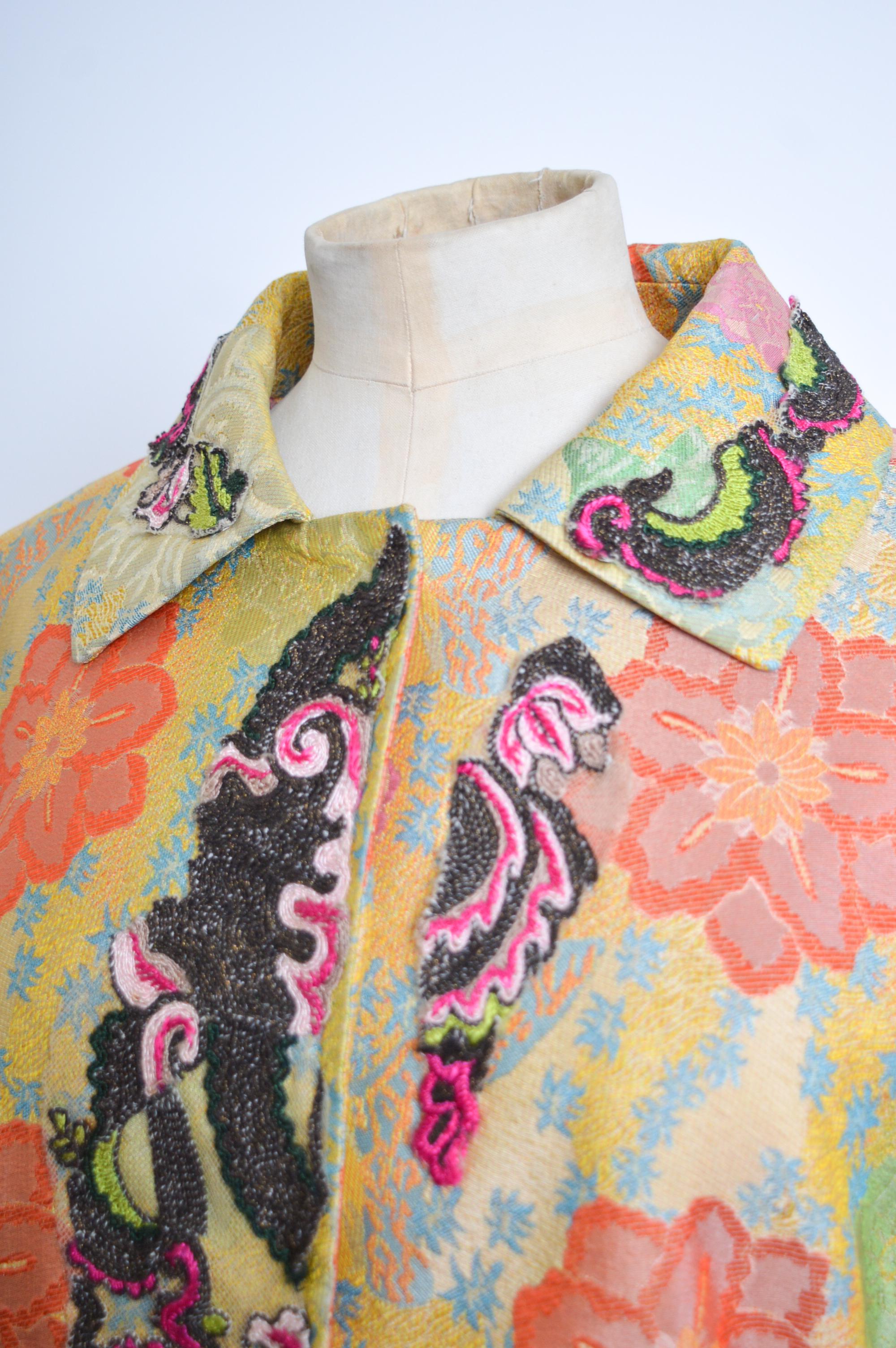 Elegant Vintage Christian Lacroix Couture Boxy shaped cropped Boucle Jacket For Sale 1