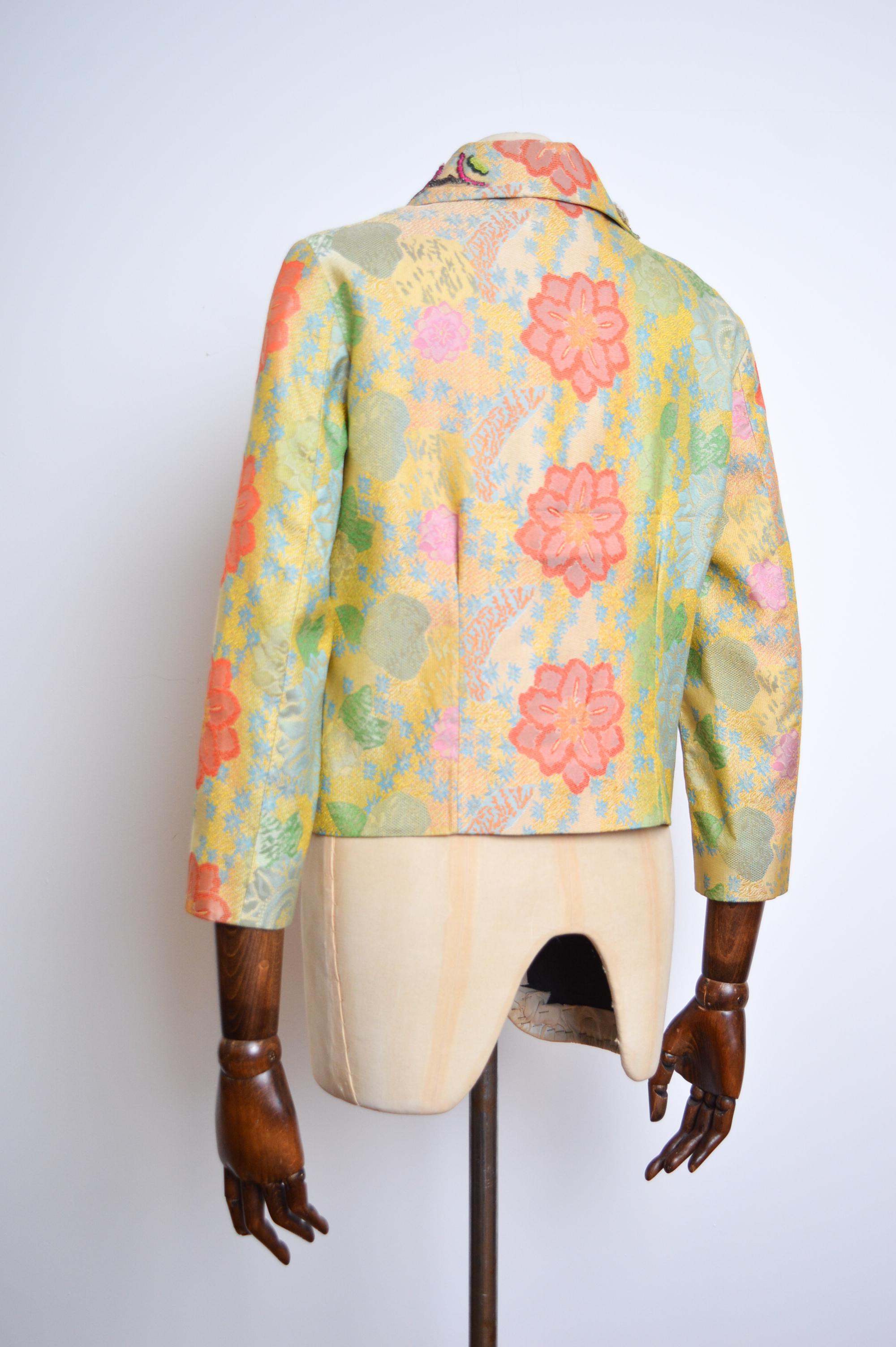 Elegant Vintage Christian Lacroix Couture Boxy shaped cropped Boucle Jacket For Sale 4